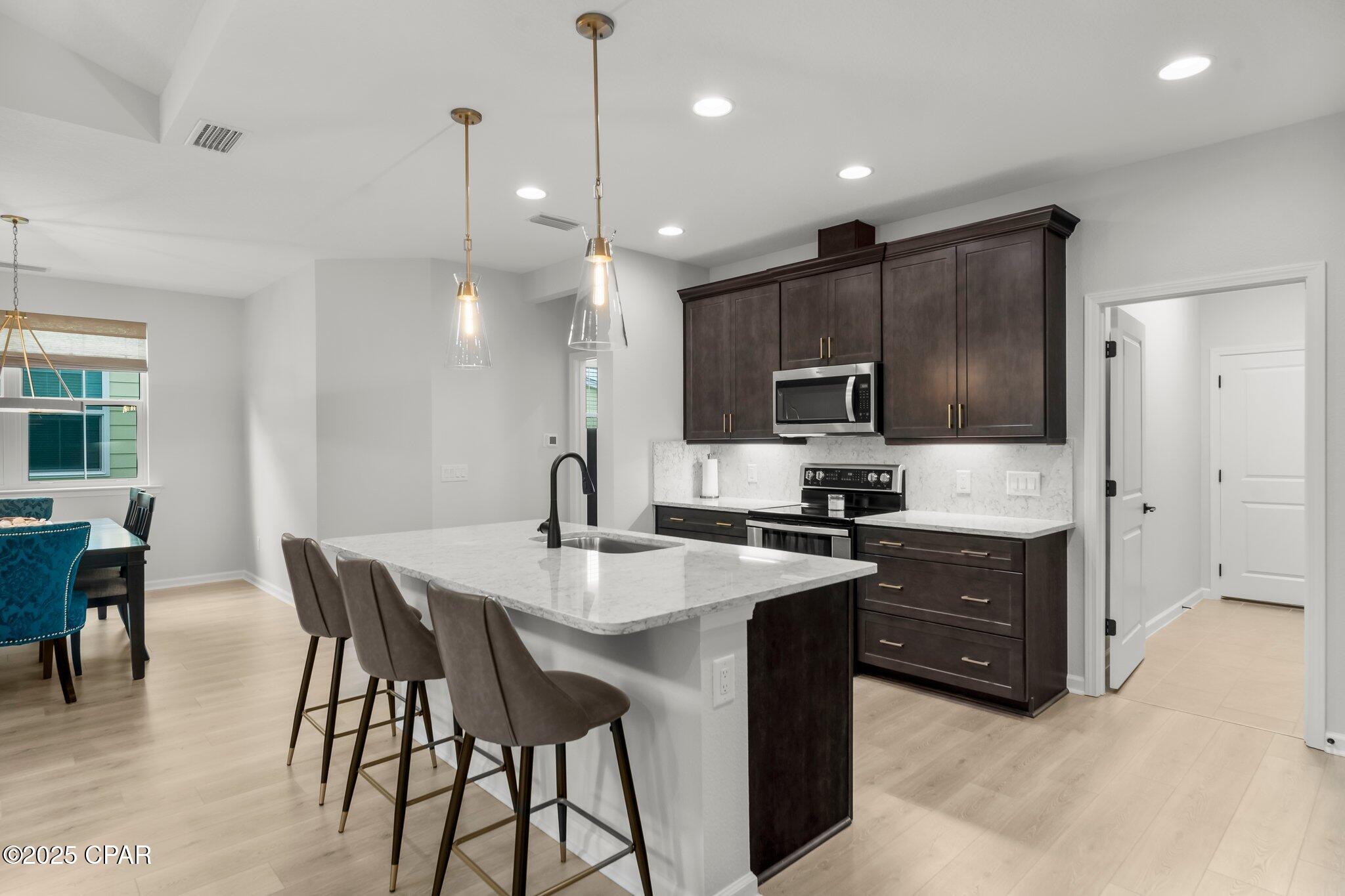 Image 11 For 8450 Dreams Float Court