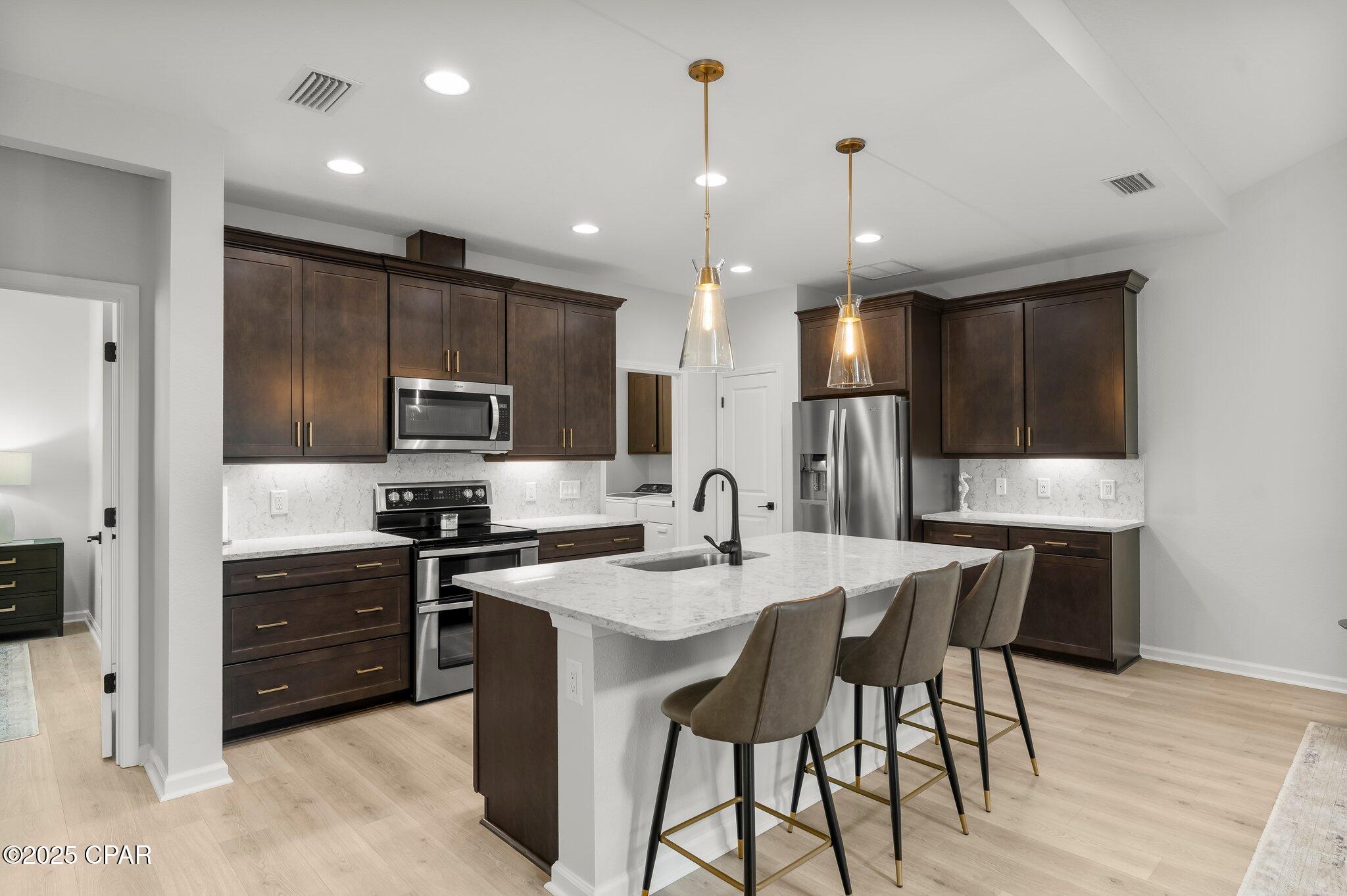 Image 13 For 8450 Dreams Float Court