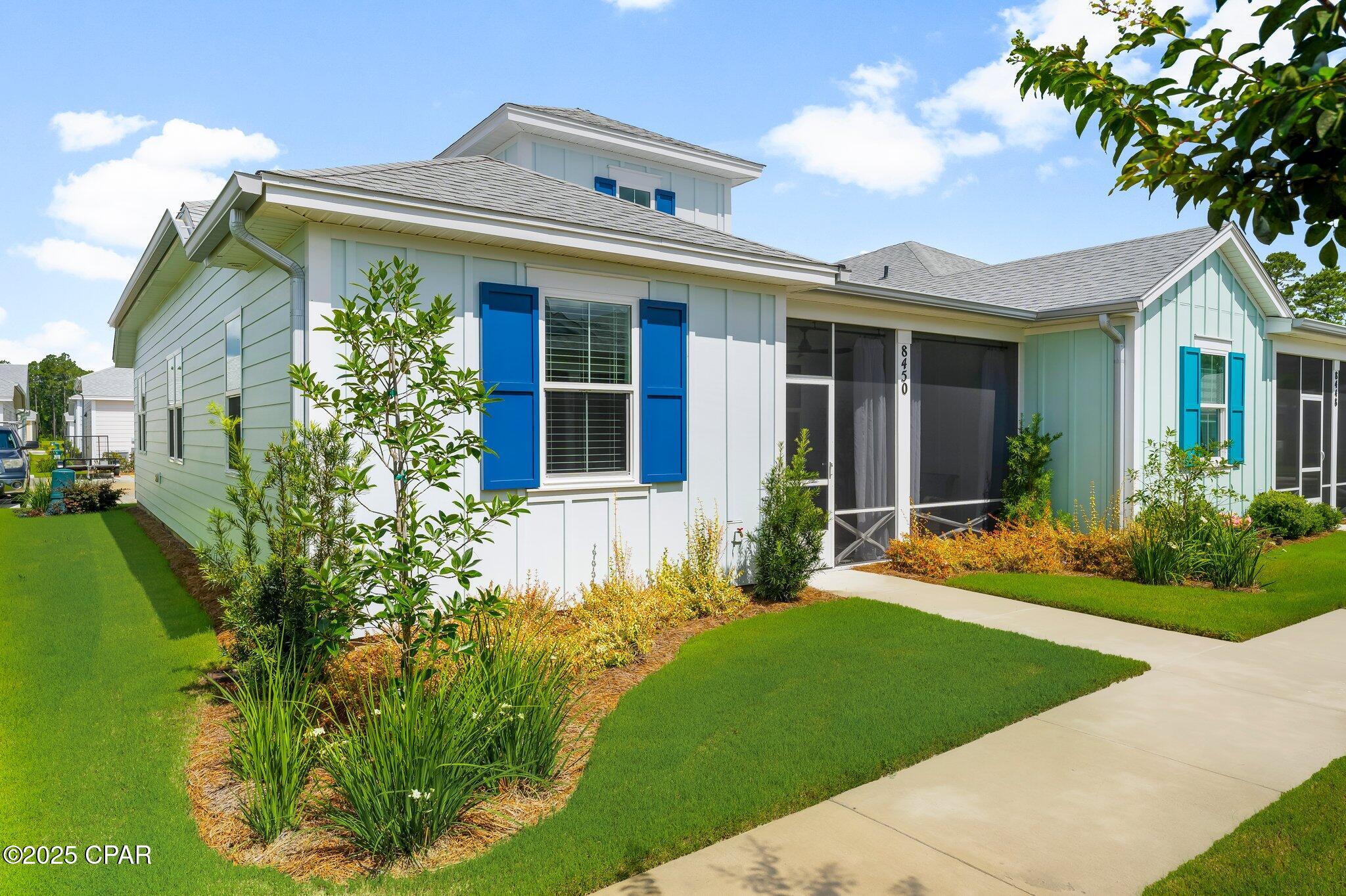 Image 2 For 8450 Dreams Float Court