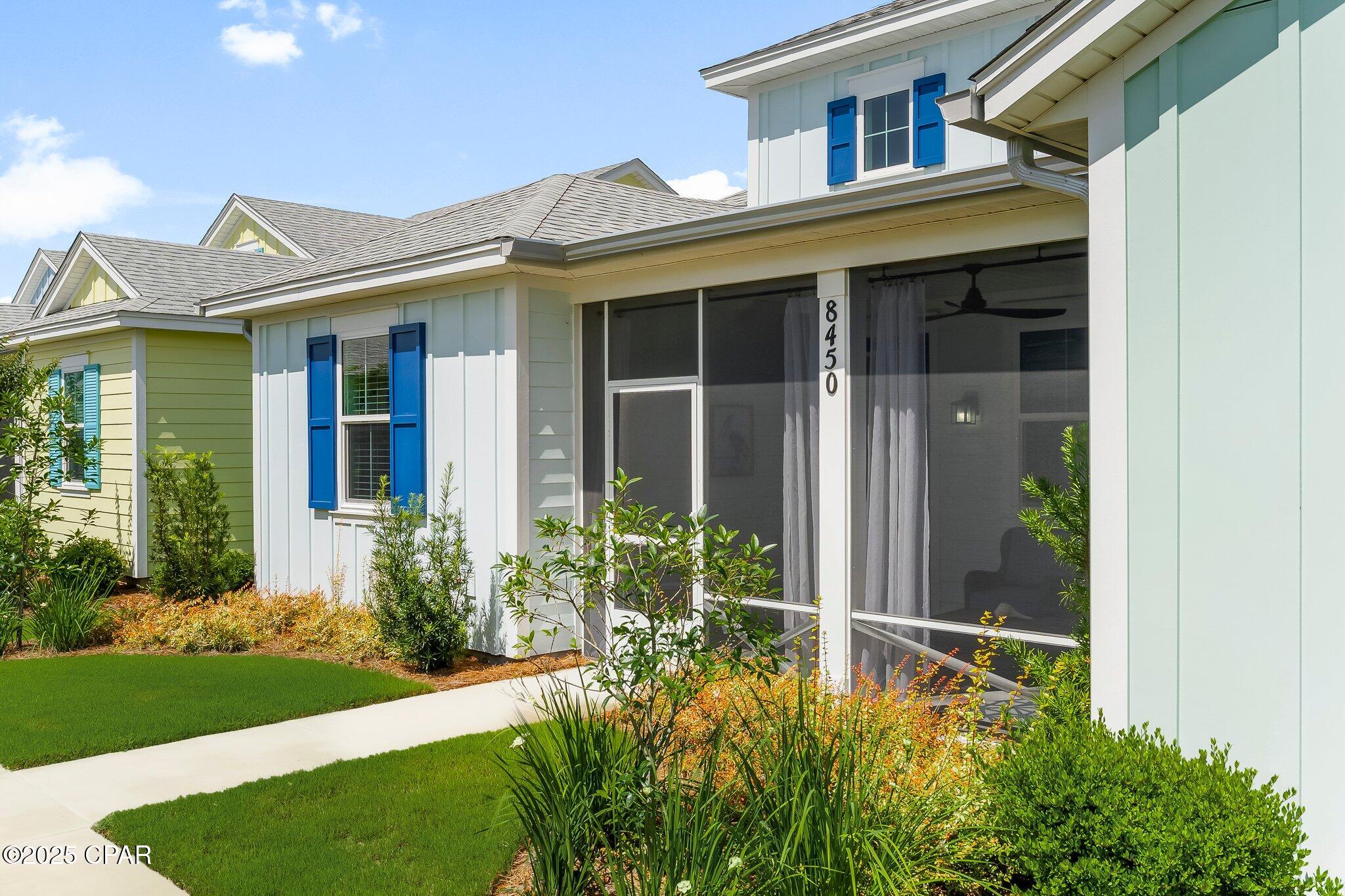 Image 3 For 8450 Dreams Float Court