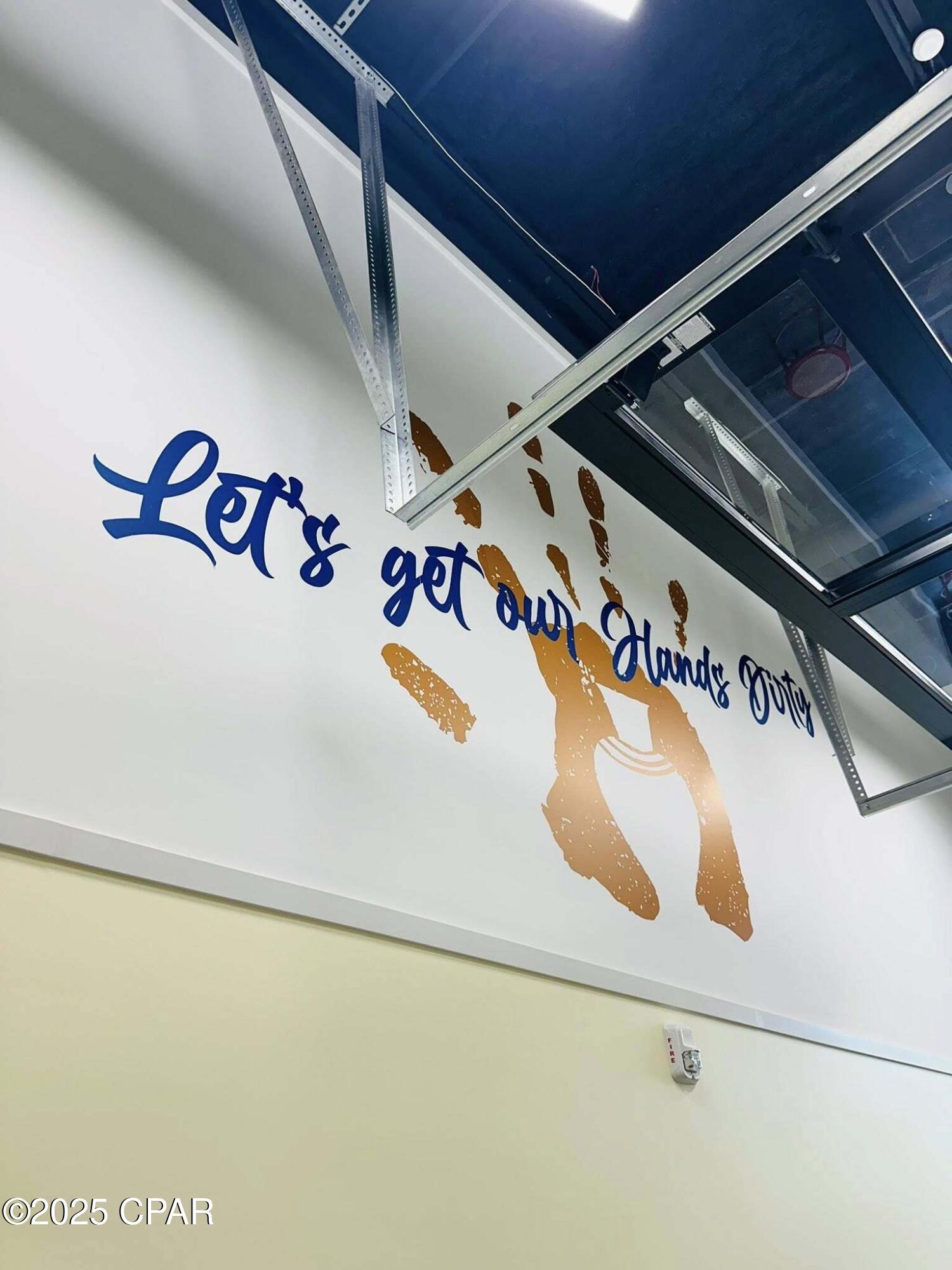 Image 38 For 8450 Dreams Float Court