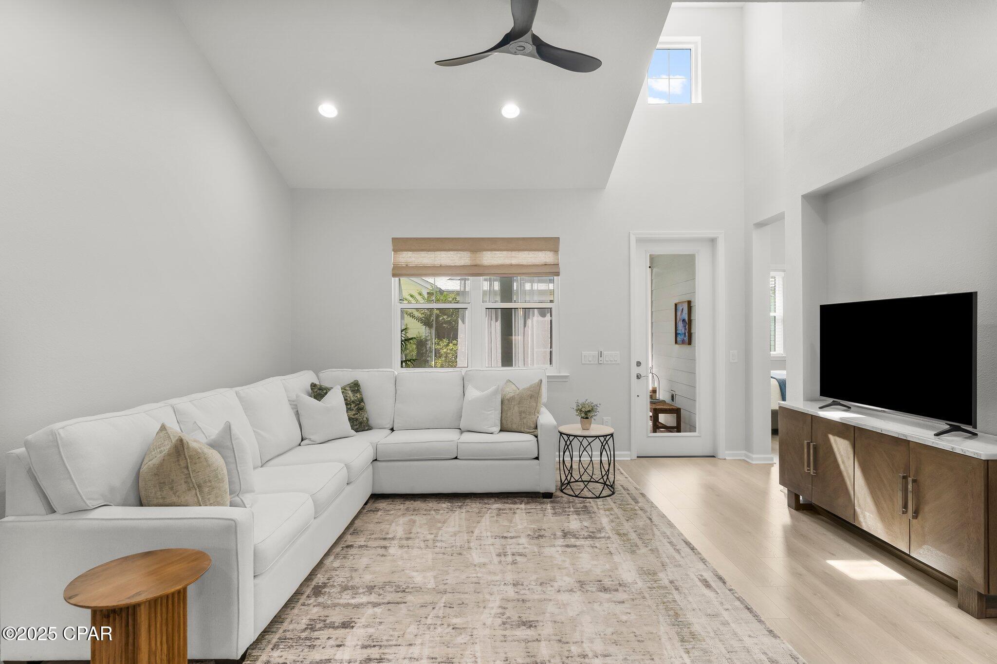 Image 8 For 8450 Dreams Float Court