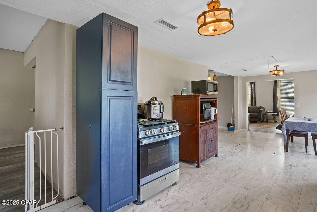 Image 9 For 723 Sewell Farms Road