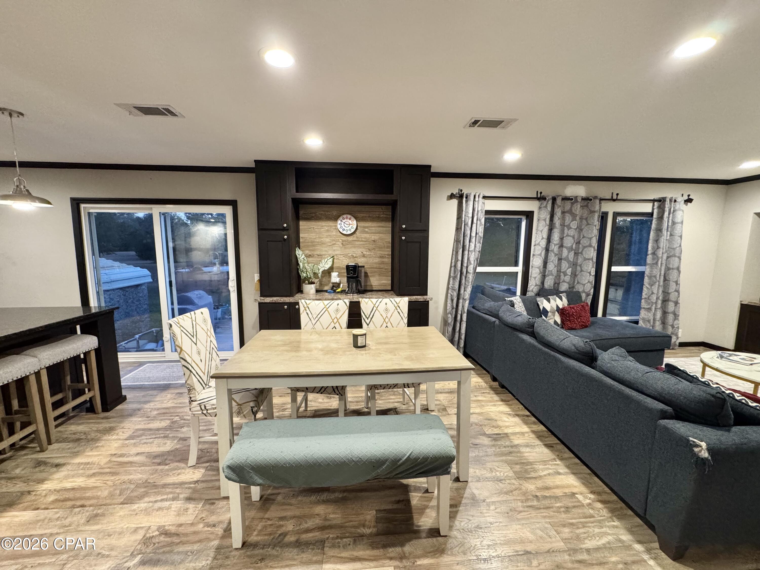 Image 5 For 7031 Hamilton Road