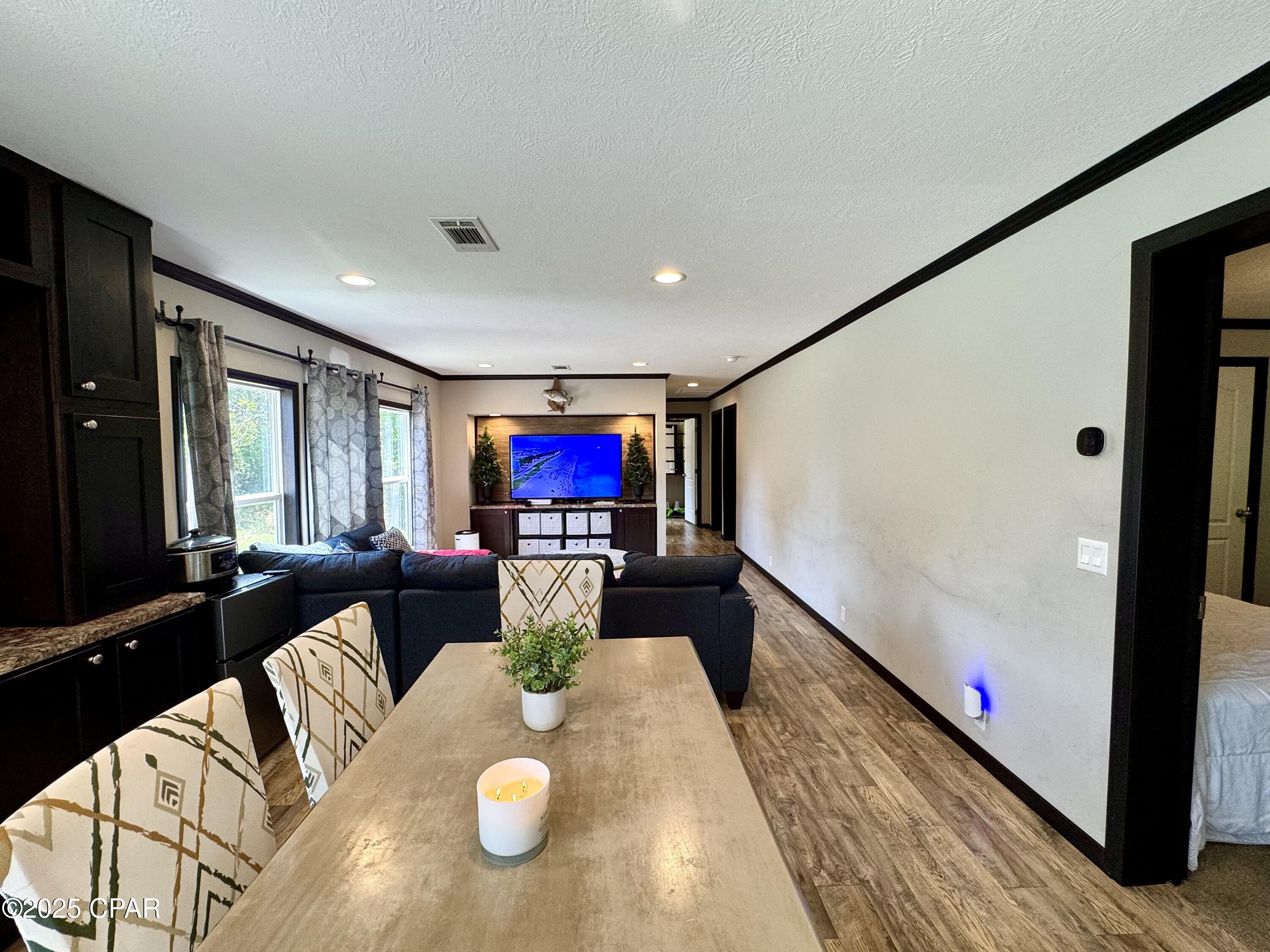 Image 6 For 7031 Hamilton Road