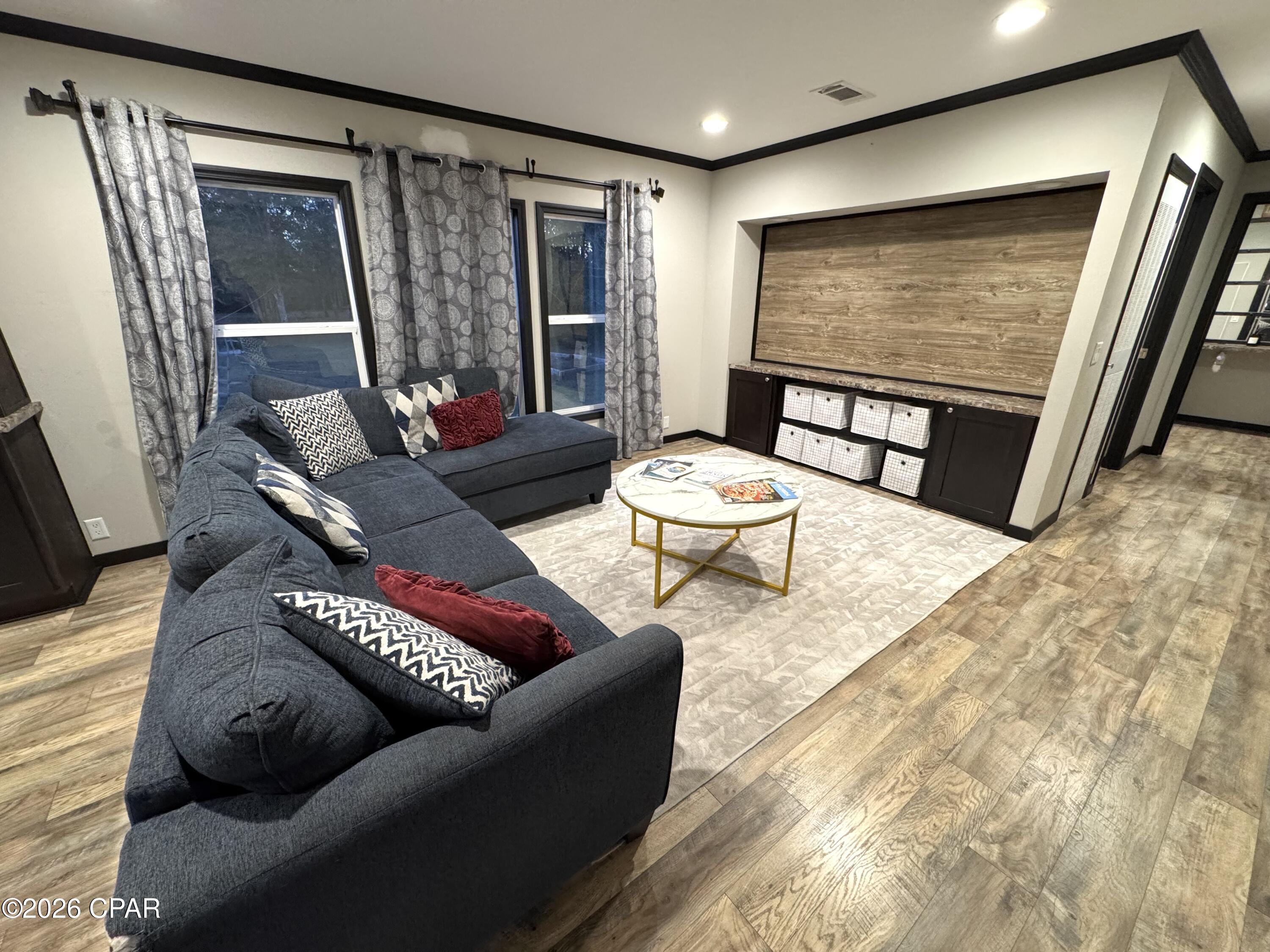 Image 9 For 7031 Hamilton Road