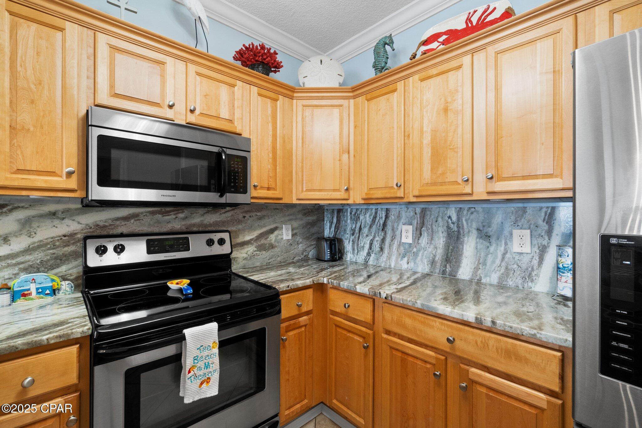 Image 11 For 17643 Front Beach Road 1905