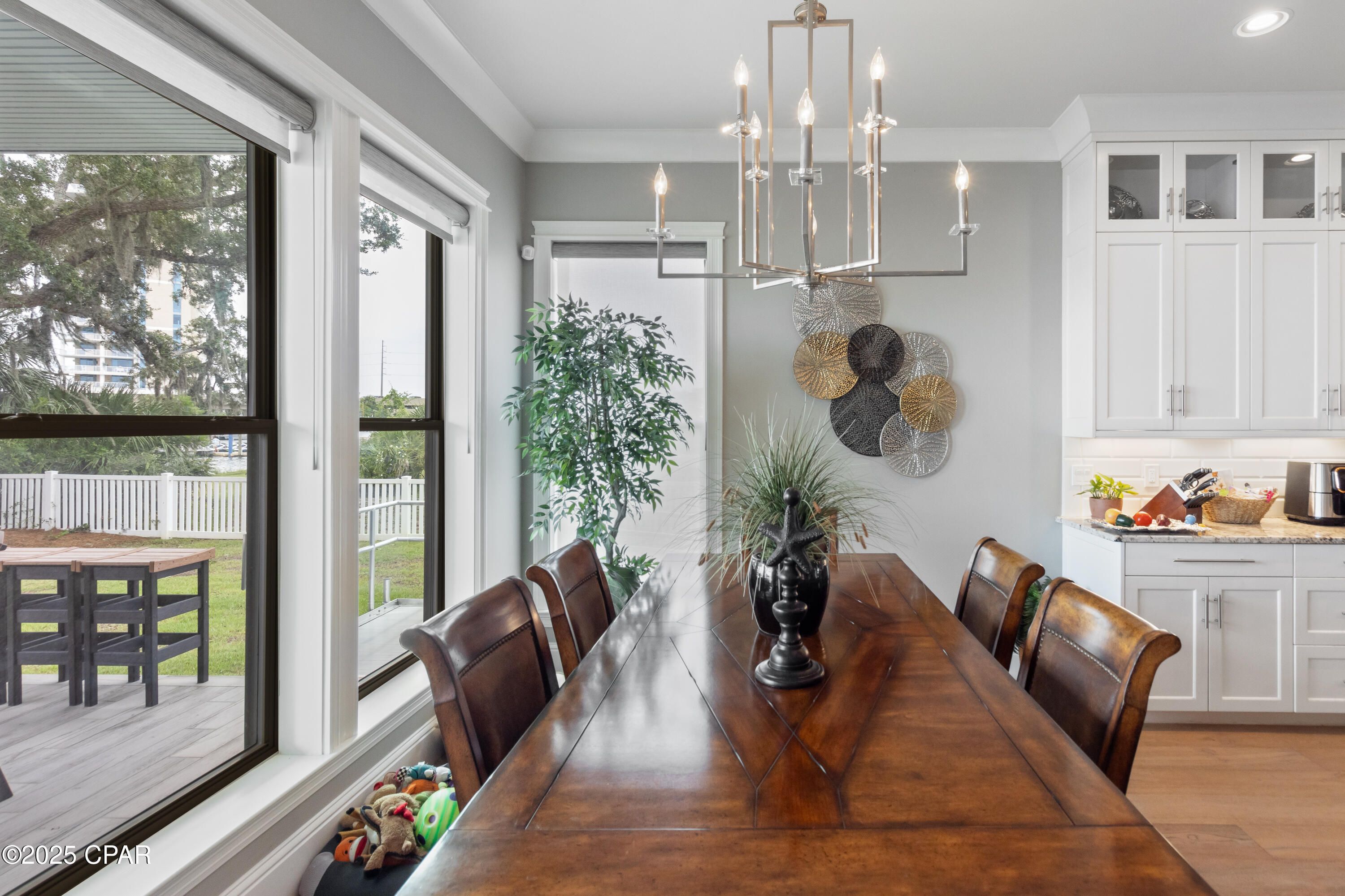 Image 10 For 435 Bay Shore Drive