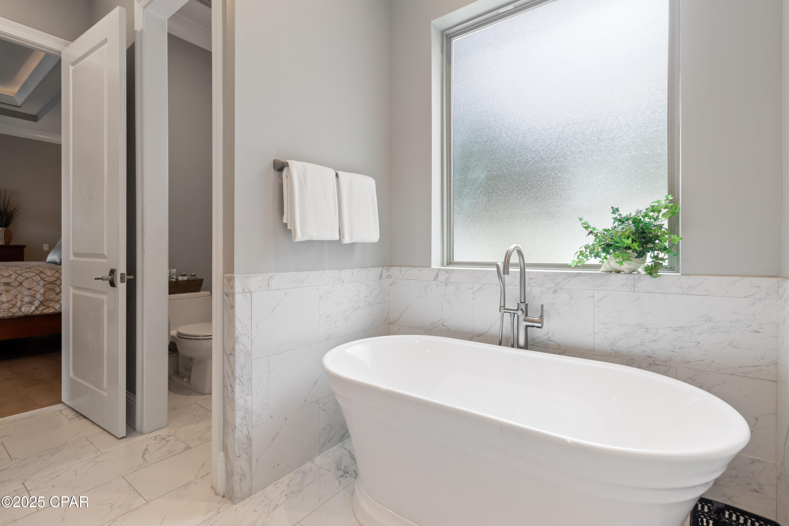 Image 22 For 435 Bay Shore Drive