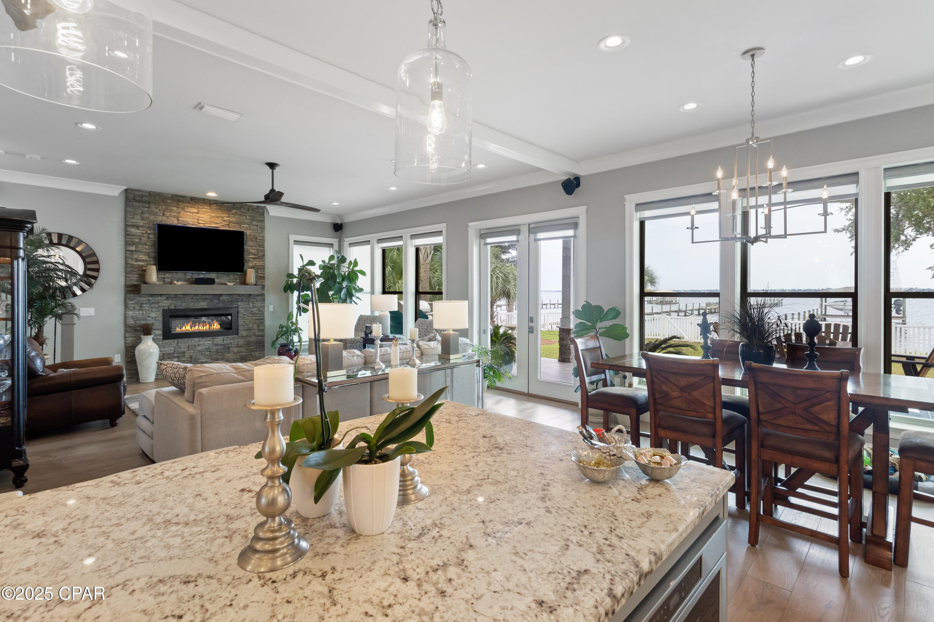 Image 4 For 435 Bay Shore Drive