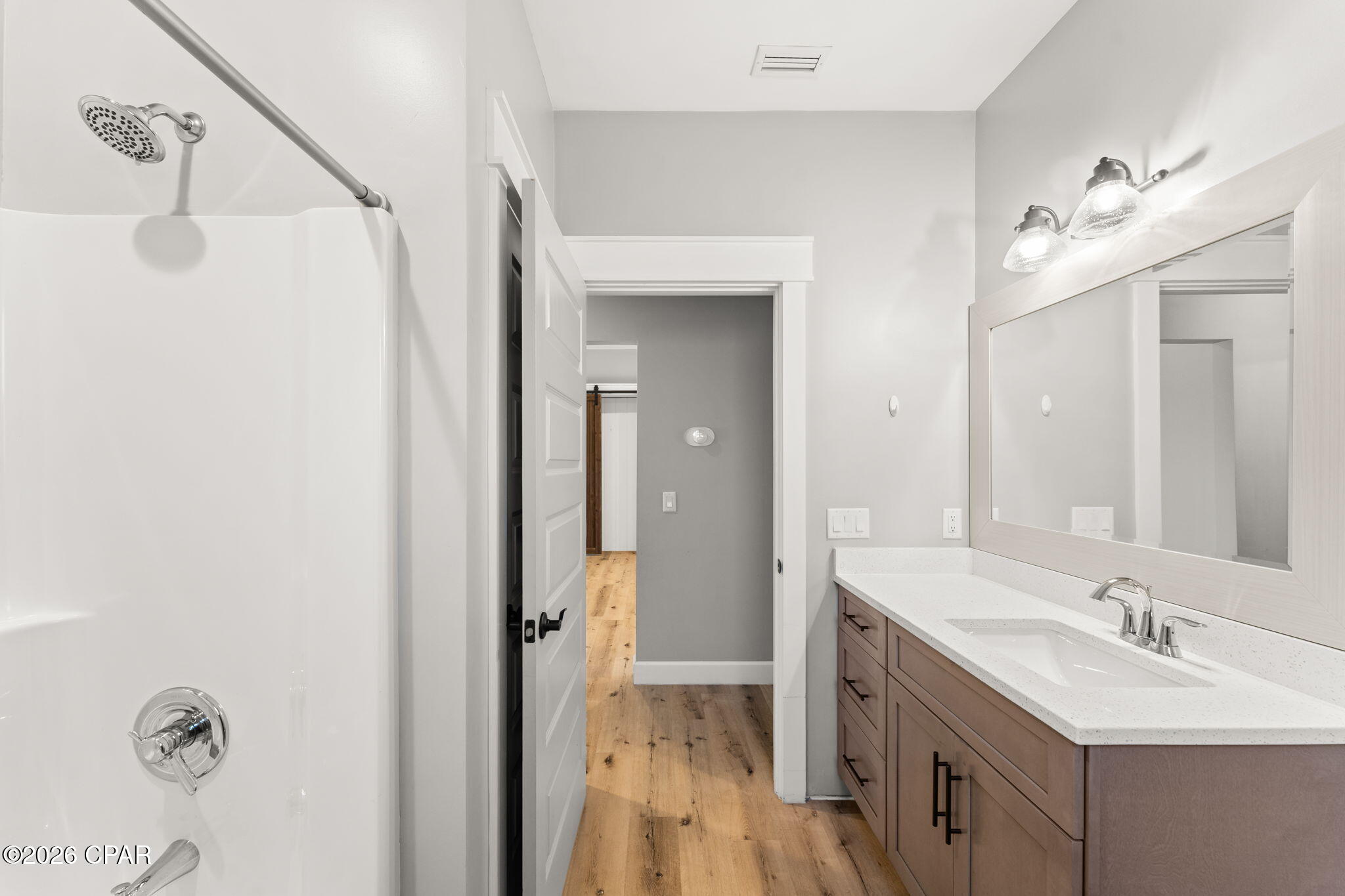 Listing photo id 16 for 5714 Maude Road