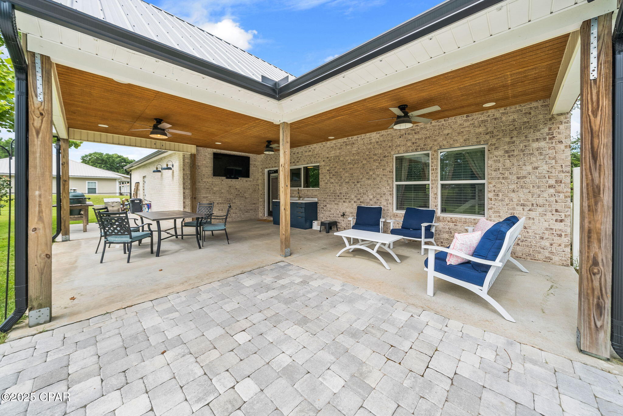 Listing photo id 39 for 5714 Maude Road