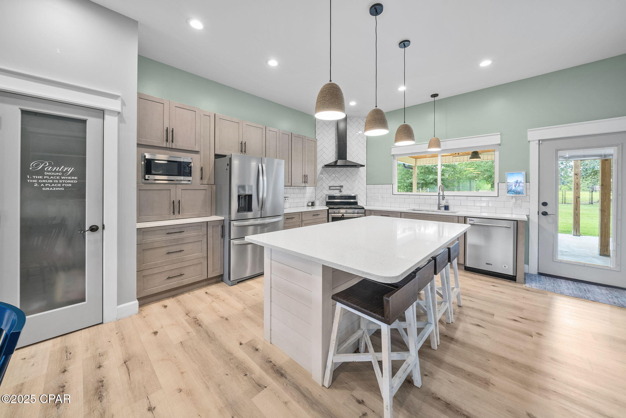 Image 4 For 5714 Maude Road