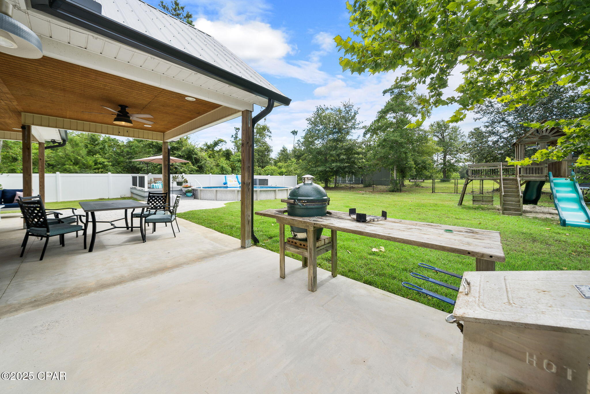 Listing photo id 41 for 5714 Maude Road