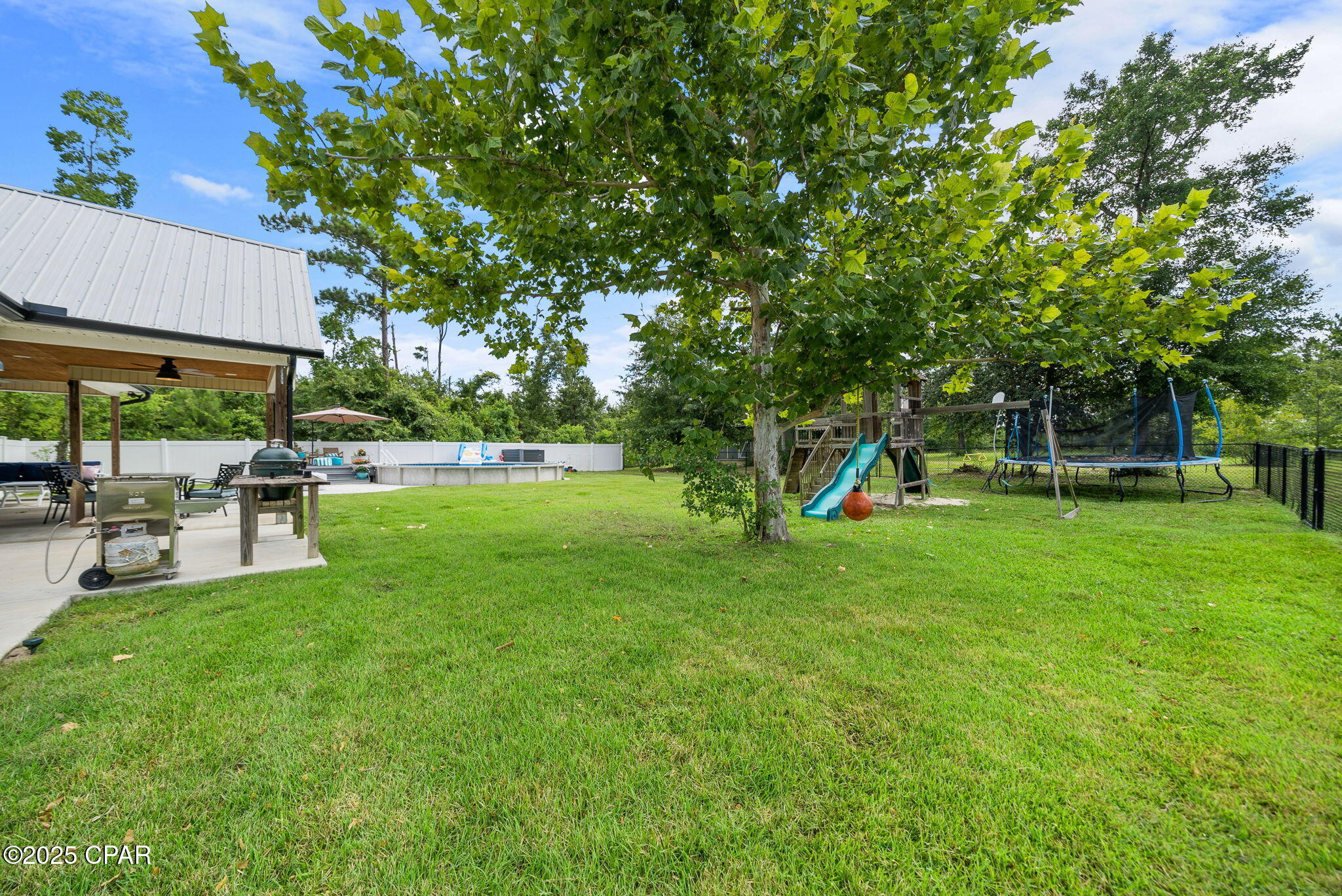 Listing photo id 42 for 5714 Maude Road