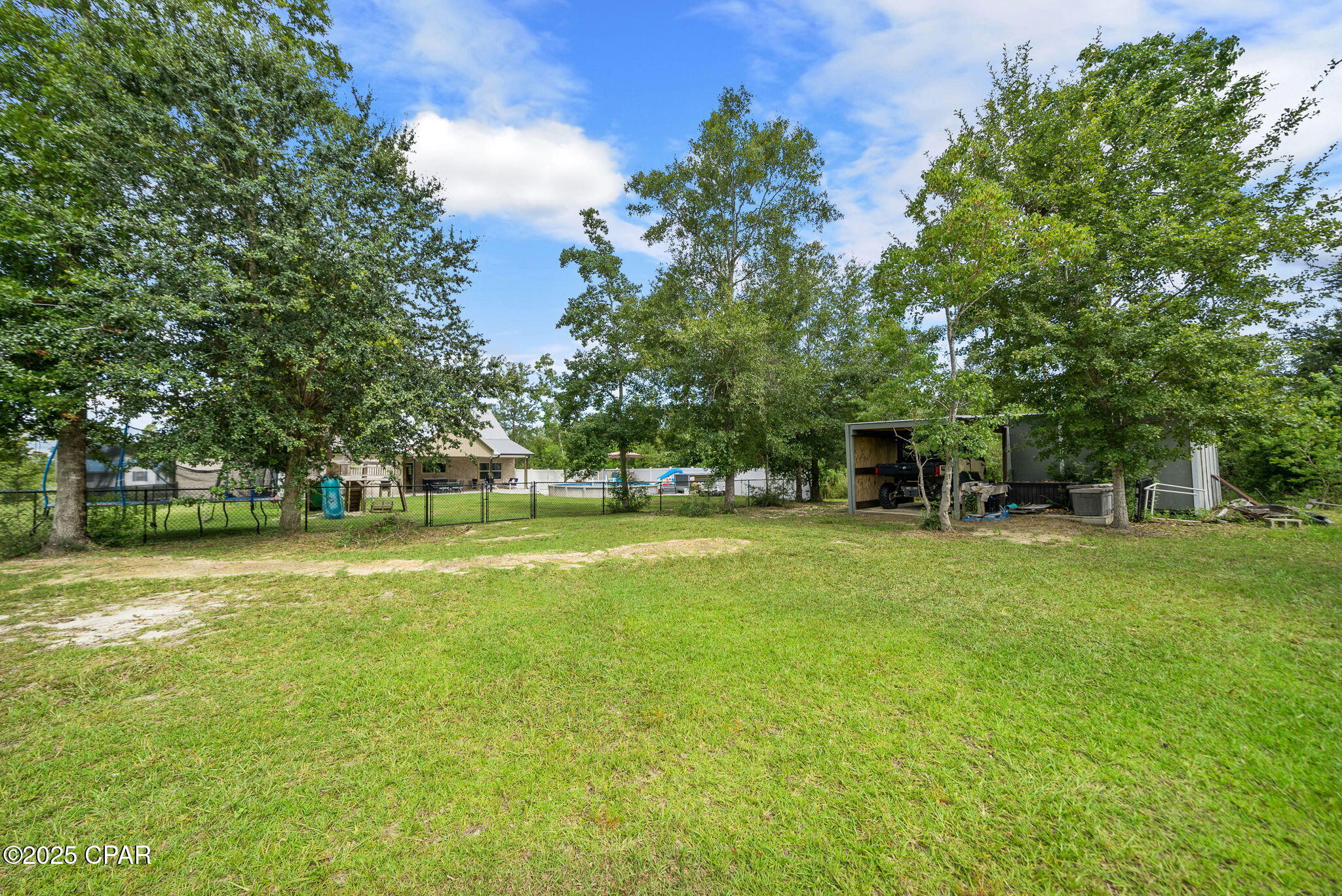 Listing photo id 47 for 5714 Maude Road