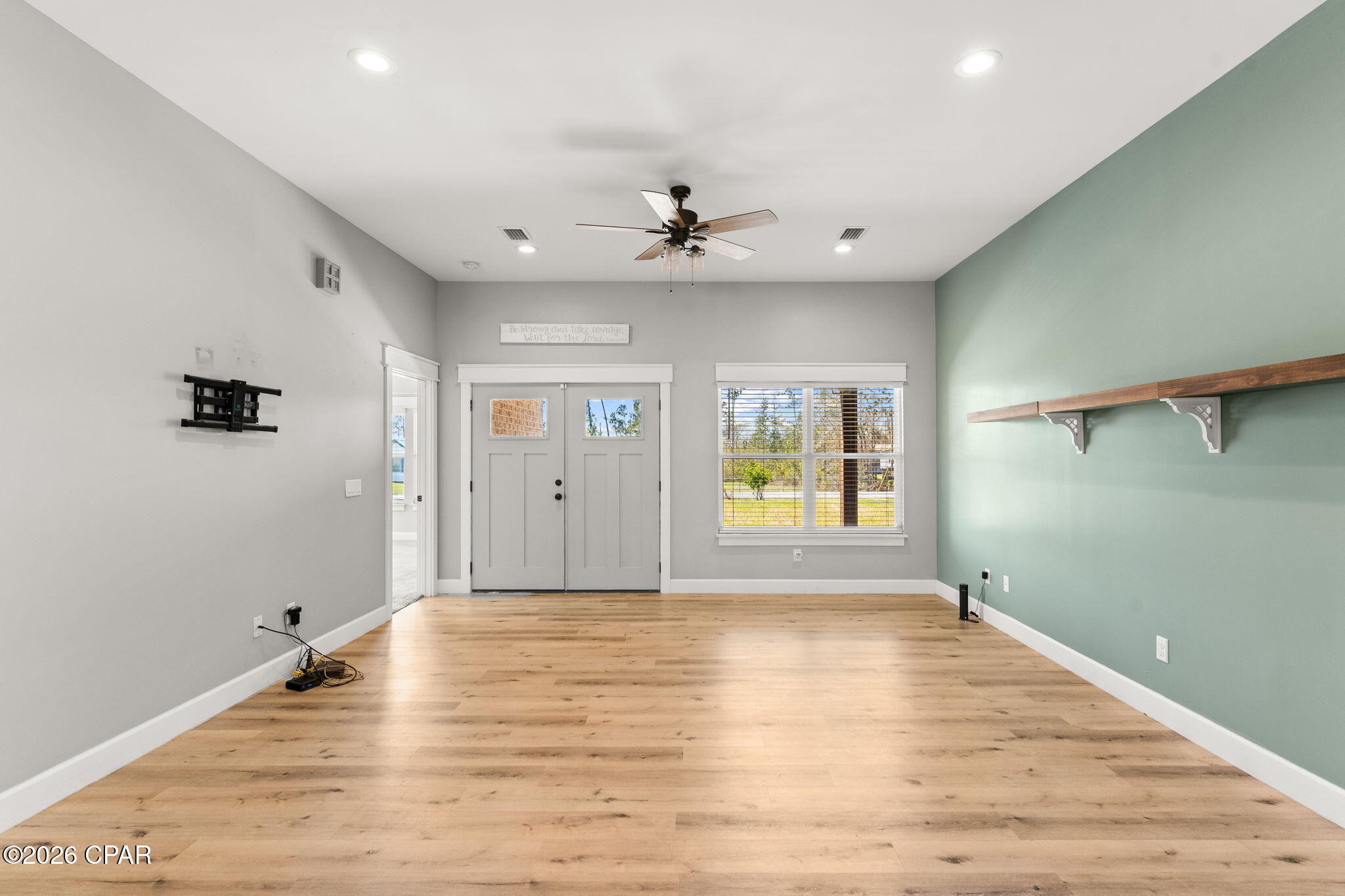 Listing photo id 7 for 5714 Maude Road