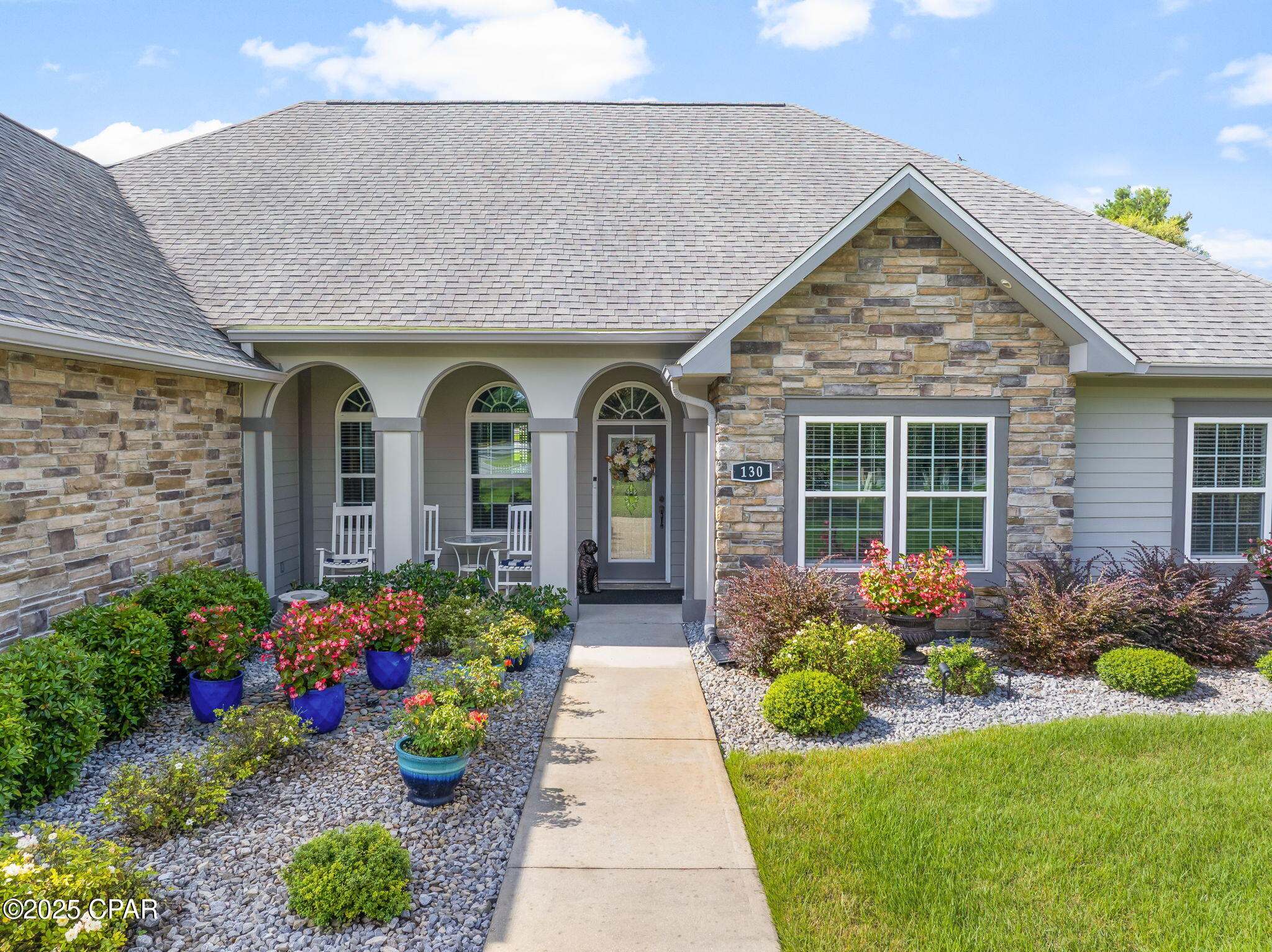 Listing photo id 2 for 130 Lake Merial Boulevard