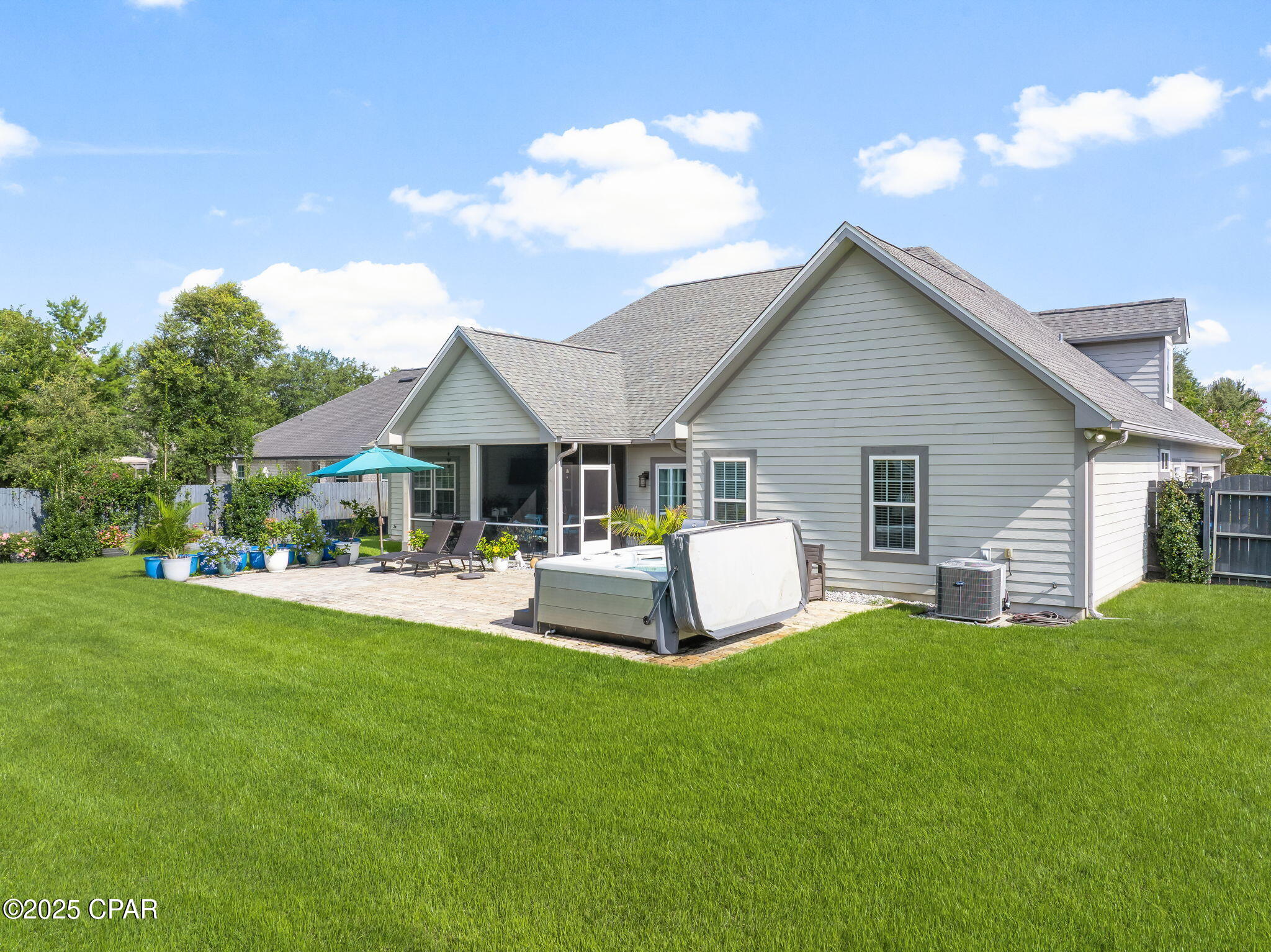 Listing photo id 21 for 130 Lake Merial Boulevard