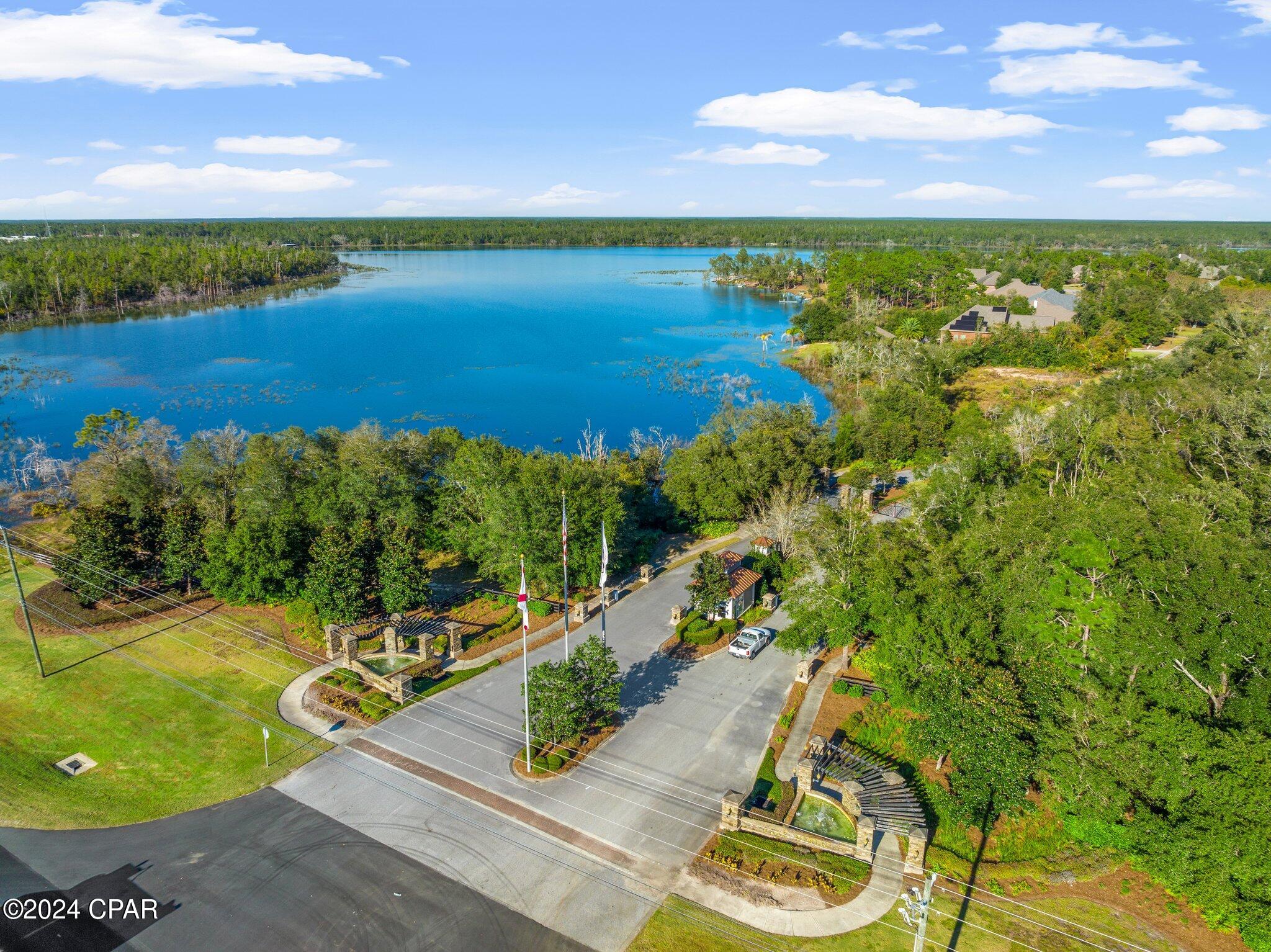 Listing photo id 28 for 130 Lake Merial Boulevard