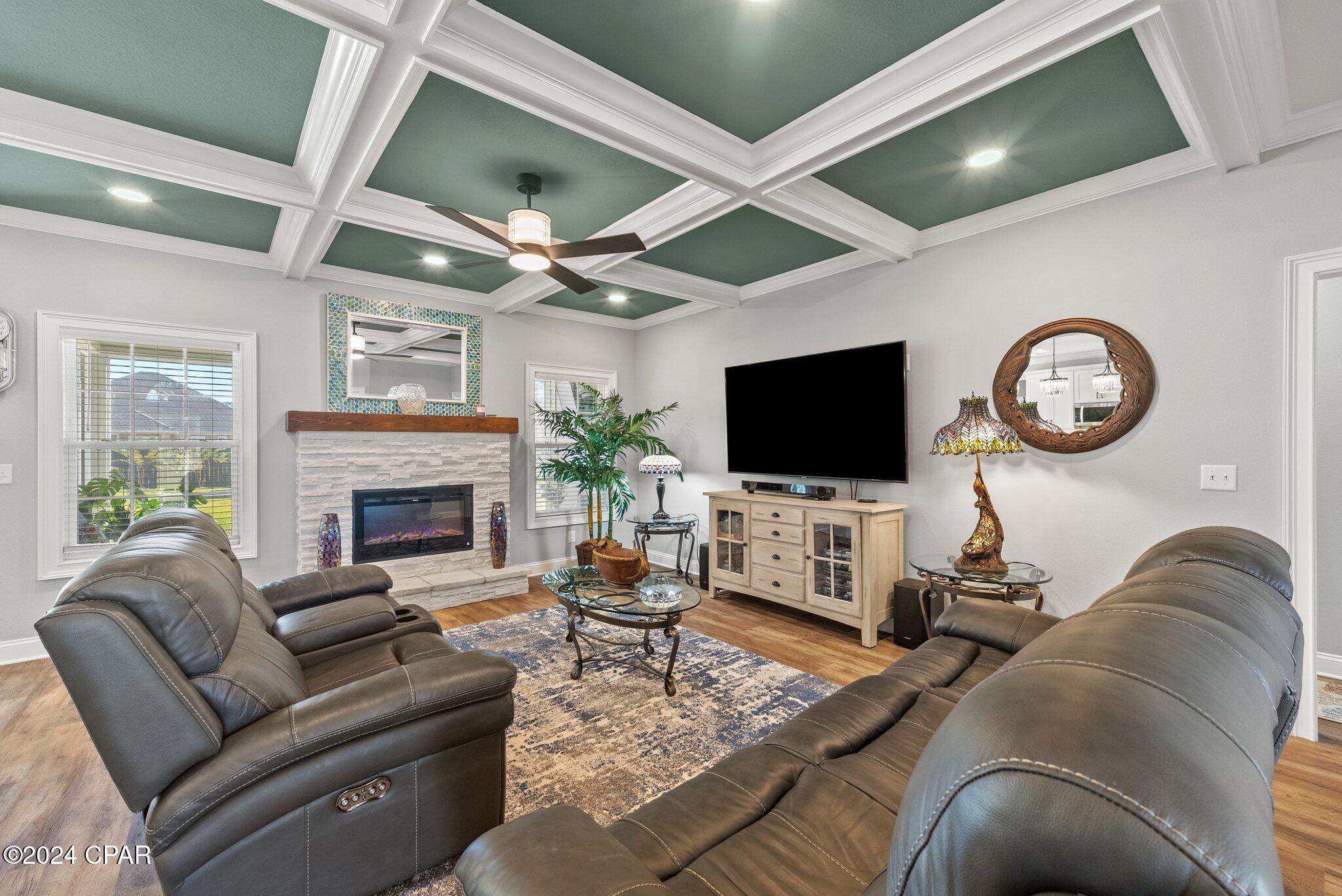 Listing photo id 32 for 130 Lake Merial Boulevard