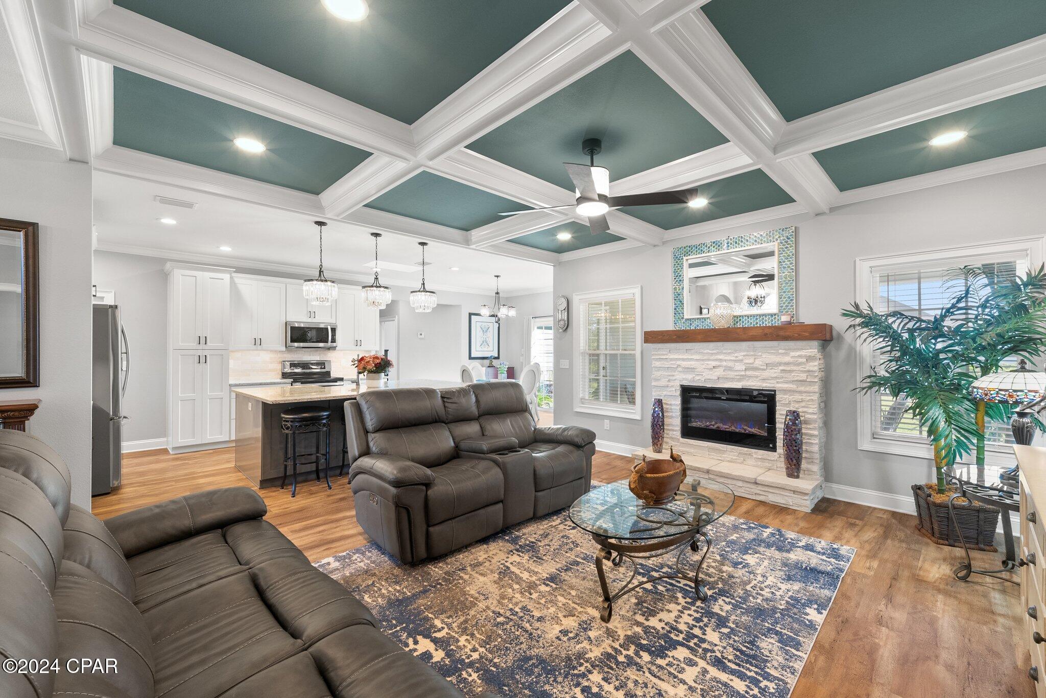 Listing photo id 33 for 130 Lake Merial Boulevard