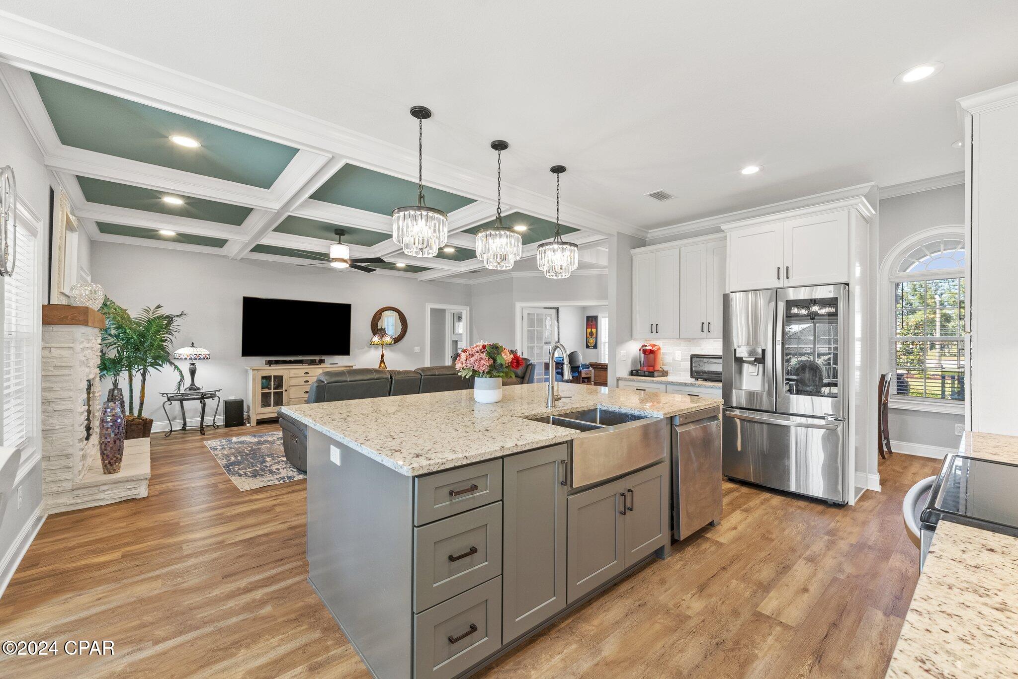 Listing photo id 40 for 130 Lake Merial Boulevard