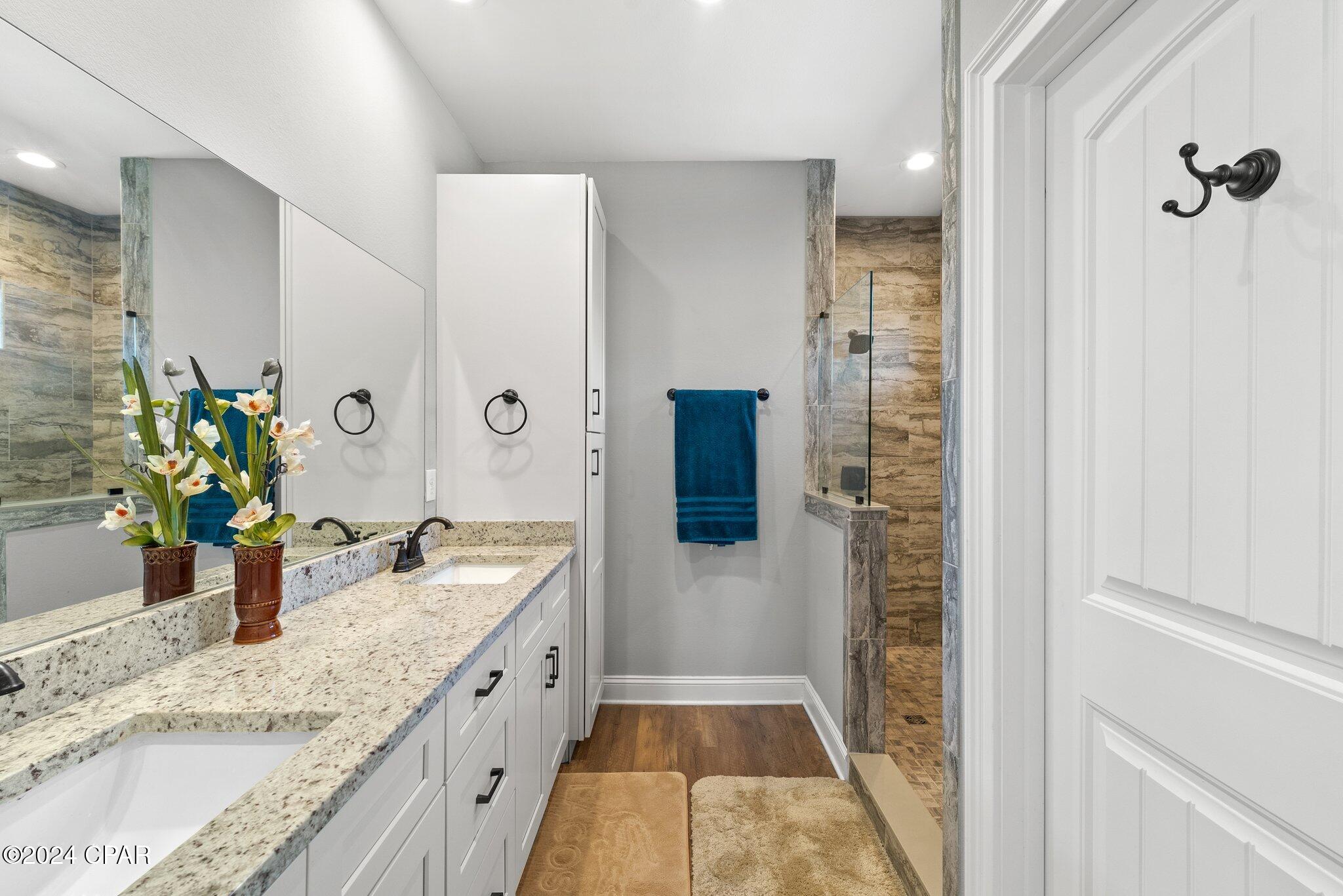 Listing photo id 49 for 130 Lake Merial Boulevard