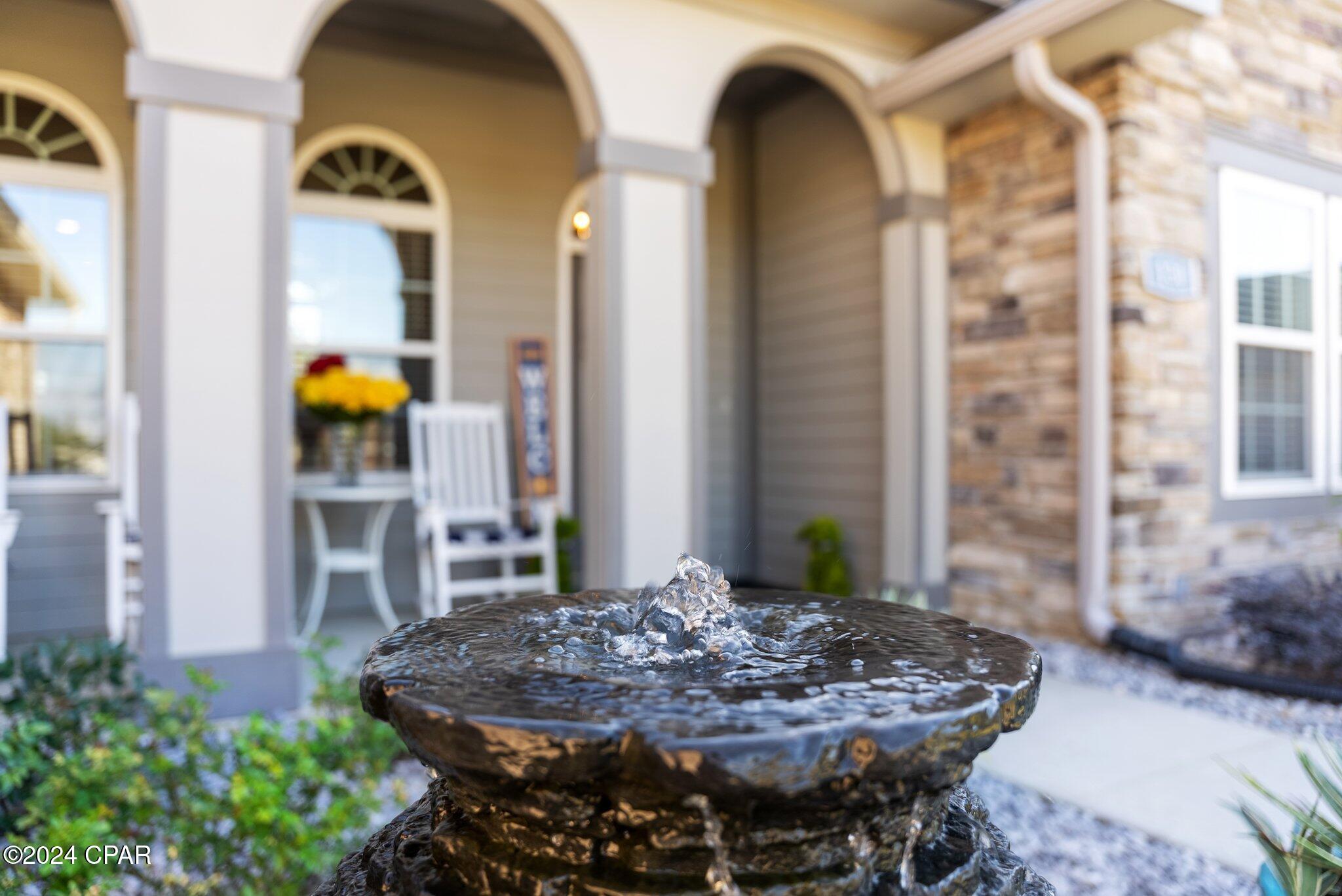 Listing photo id 8 for 130 Lake Merial Boulevard