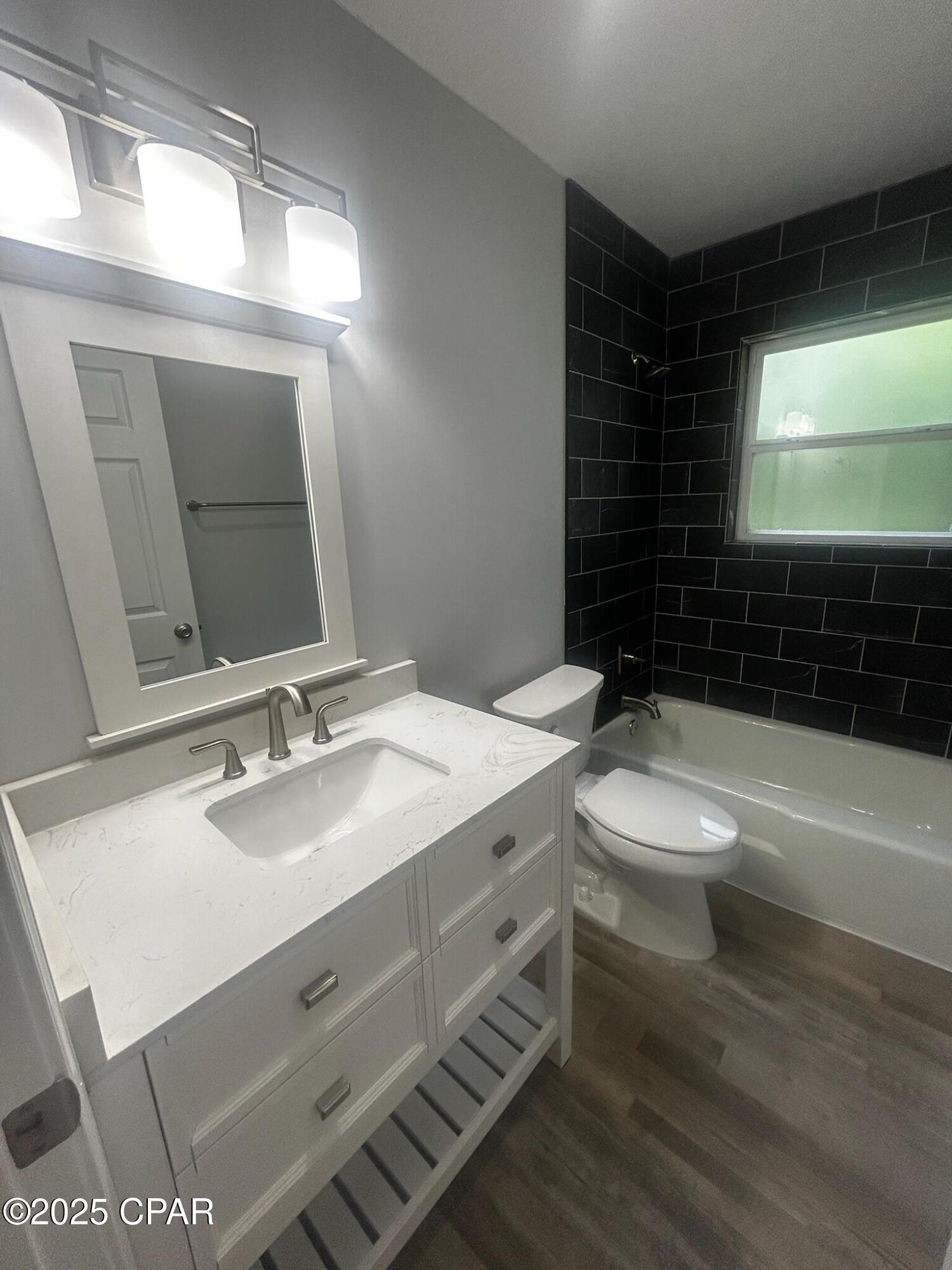 Image 17 For 1117 10th Avenue