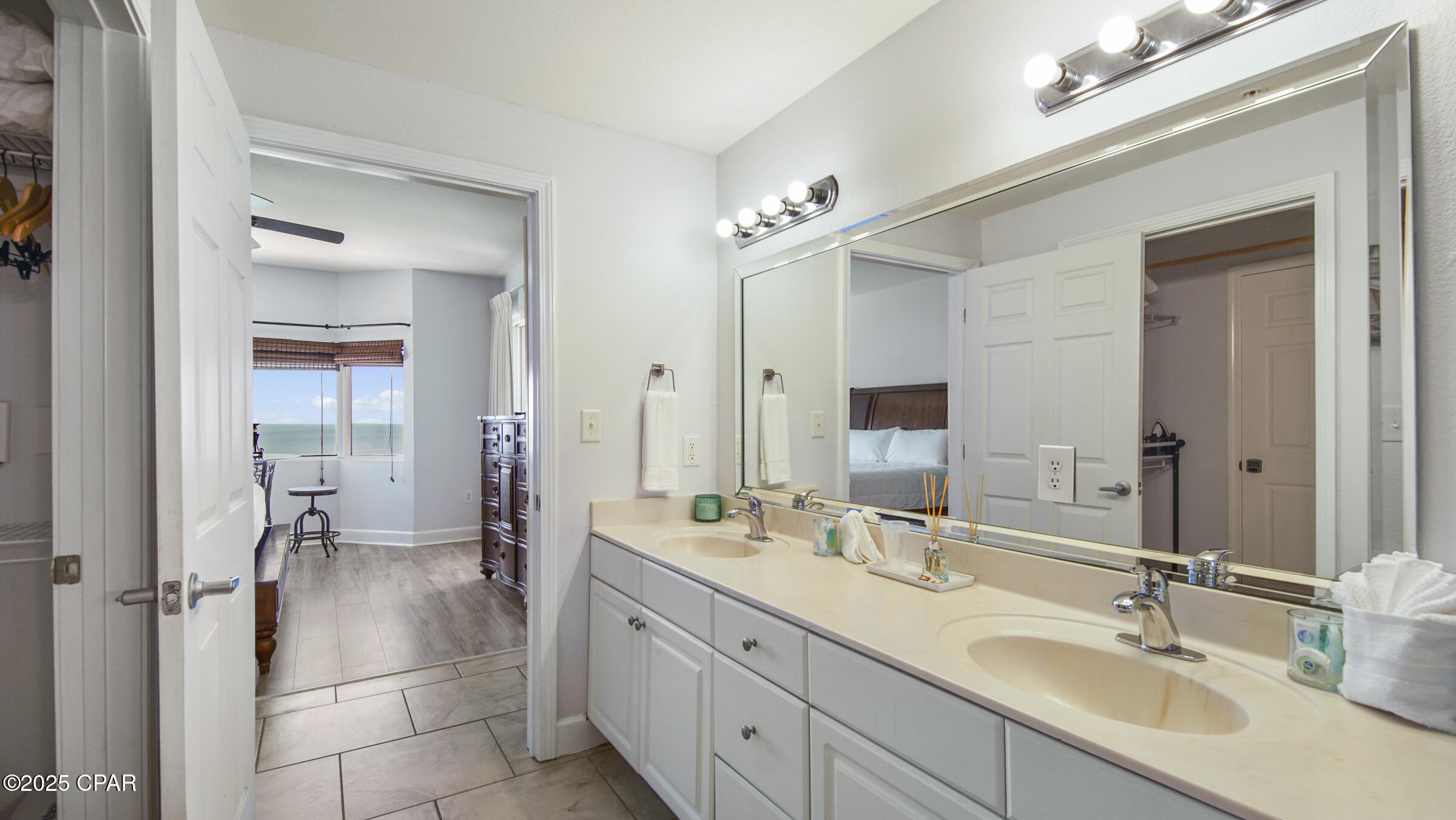 Image 10 For 16819 Front Beach Road 2005