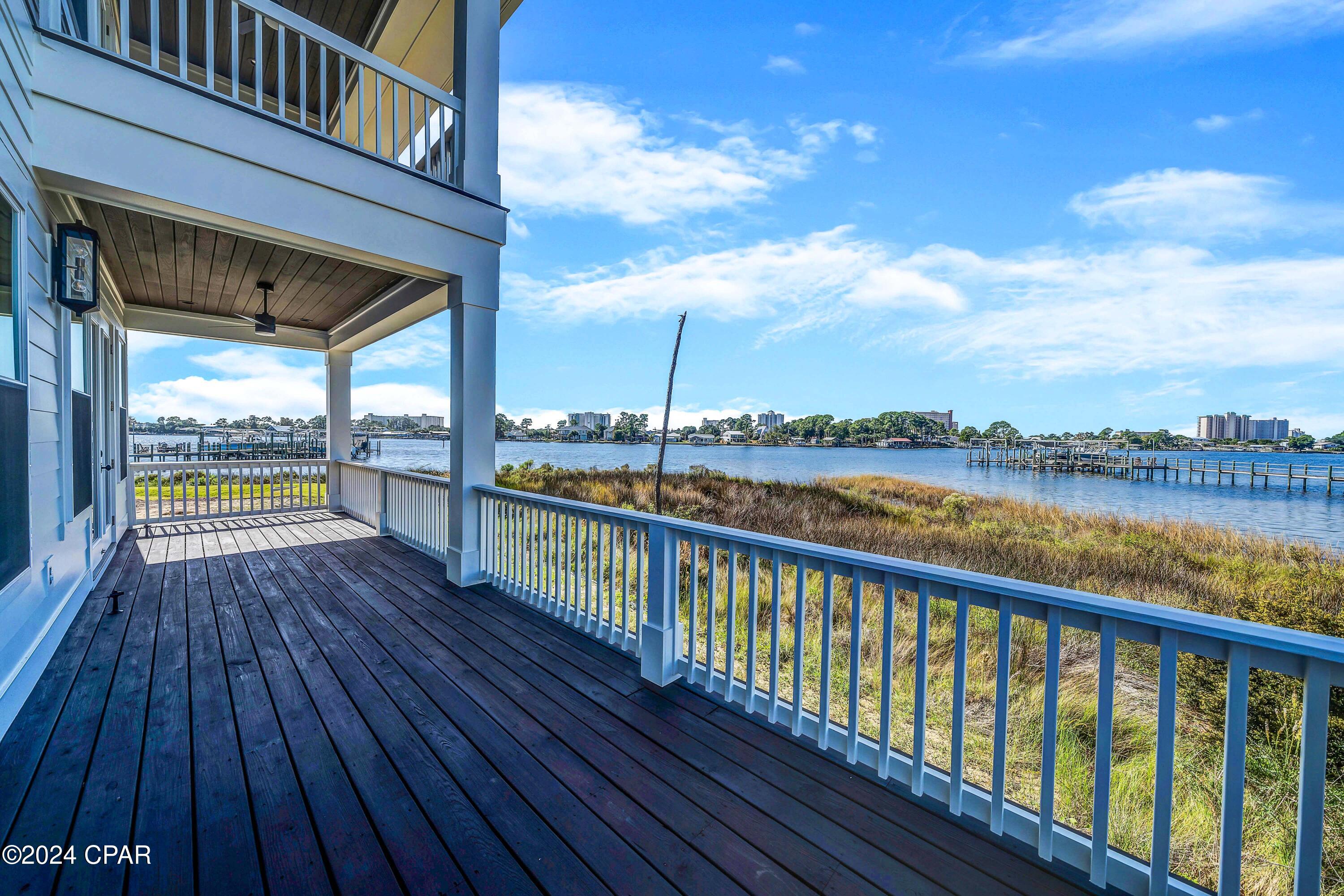 Listing photo id 25 for 6627 Lagoon Drive