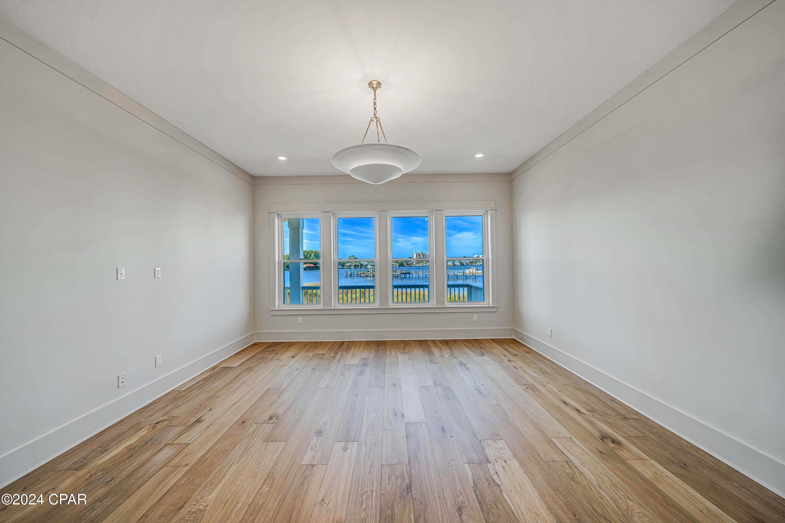 Listing photo id 26 for 6627 Lagoon Drive