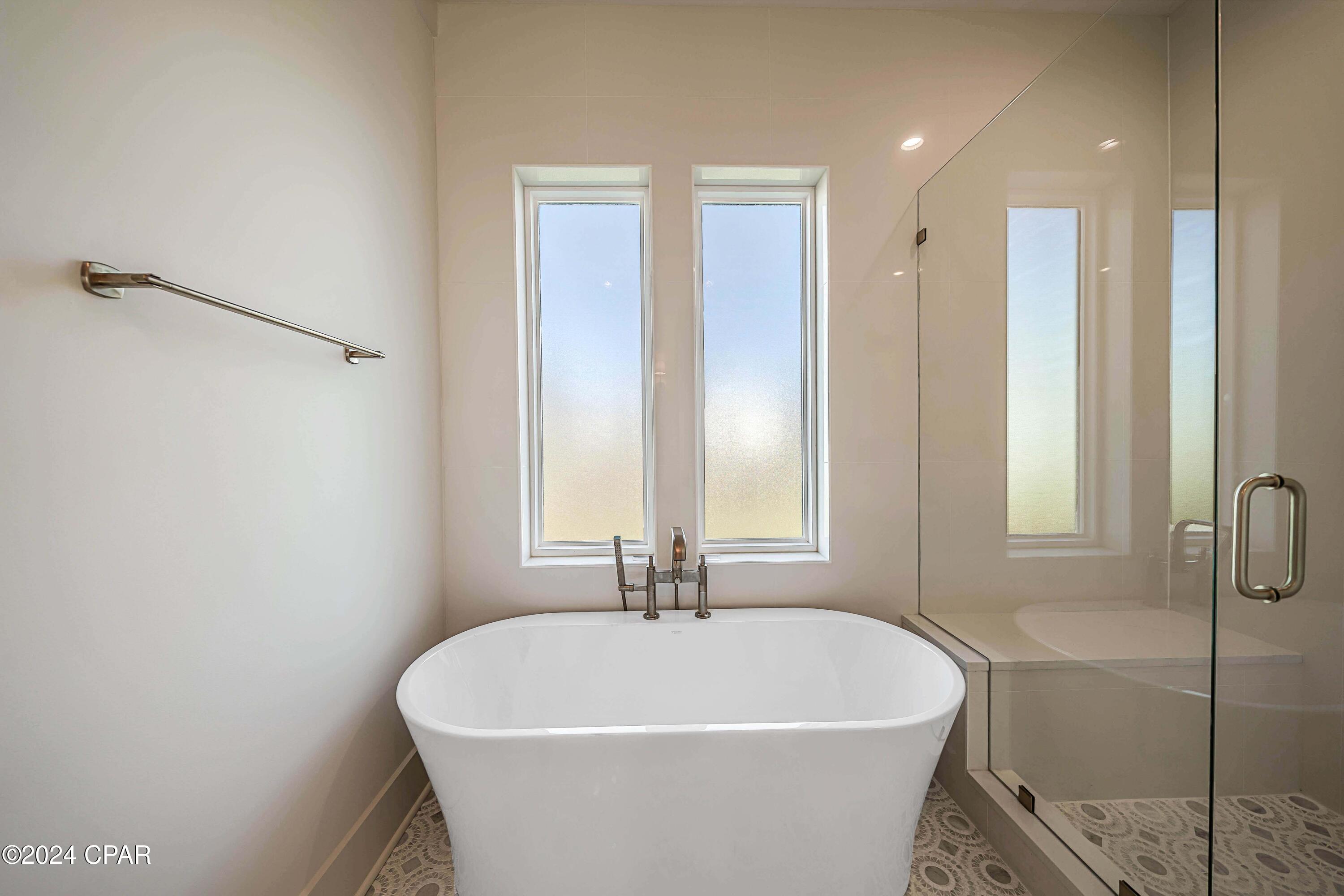 Listing photo id 33 for 6627 Lagoon Drive