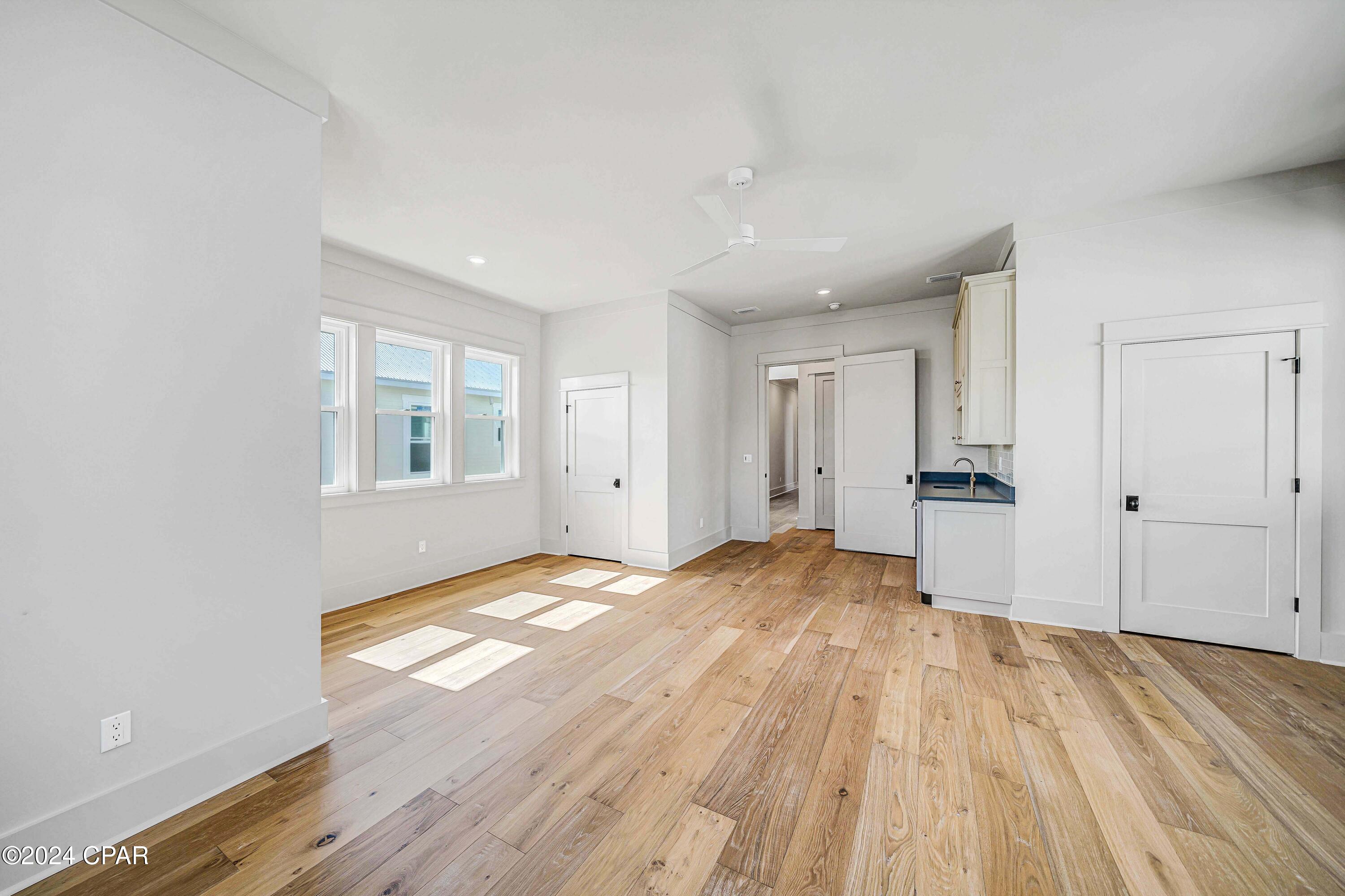 Listing photo id 45 for 6627 Lagoon Drive