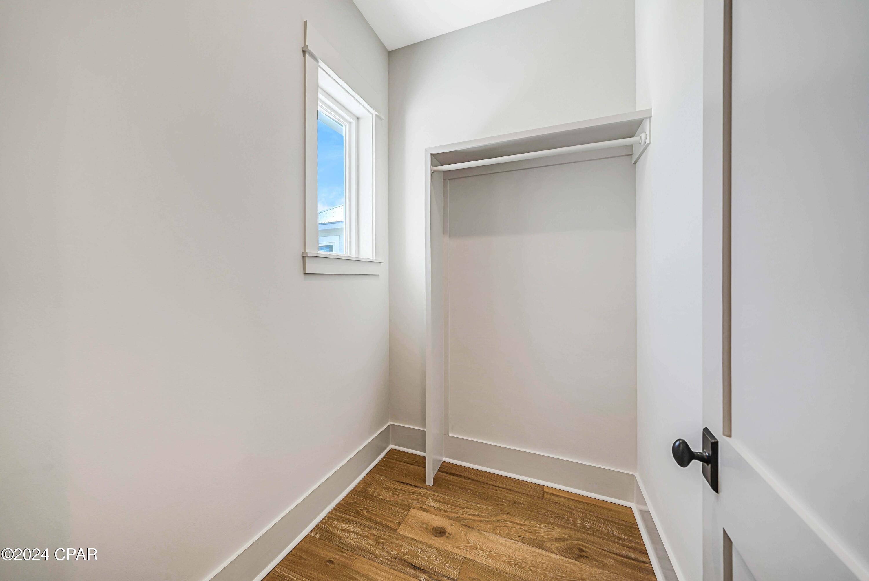 Listing photo id 47 for 6627 Lagoon Drive