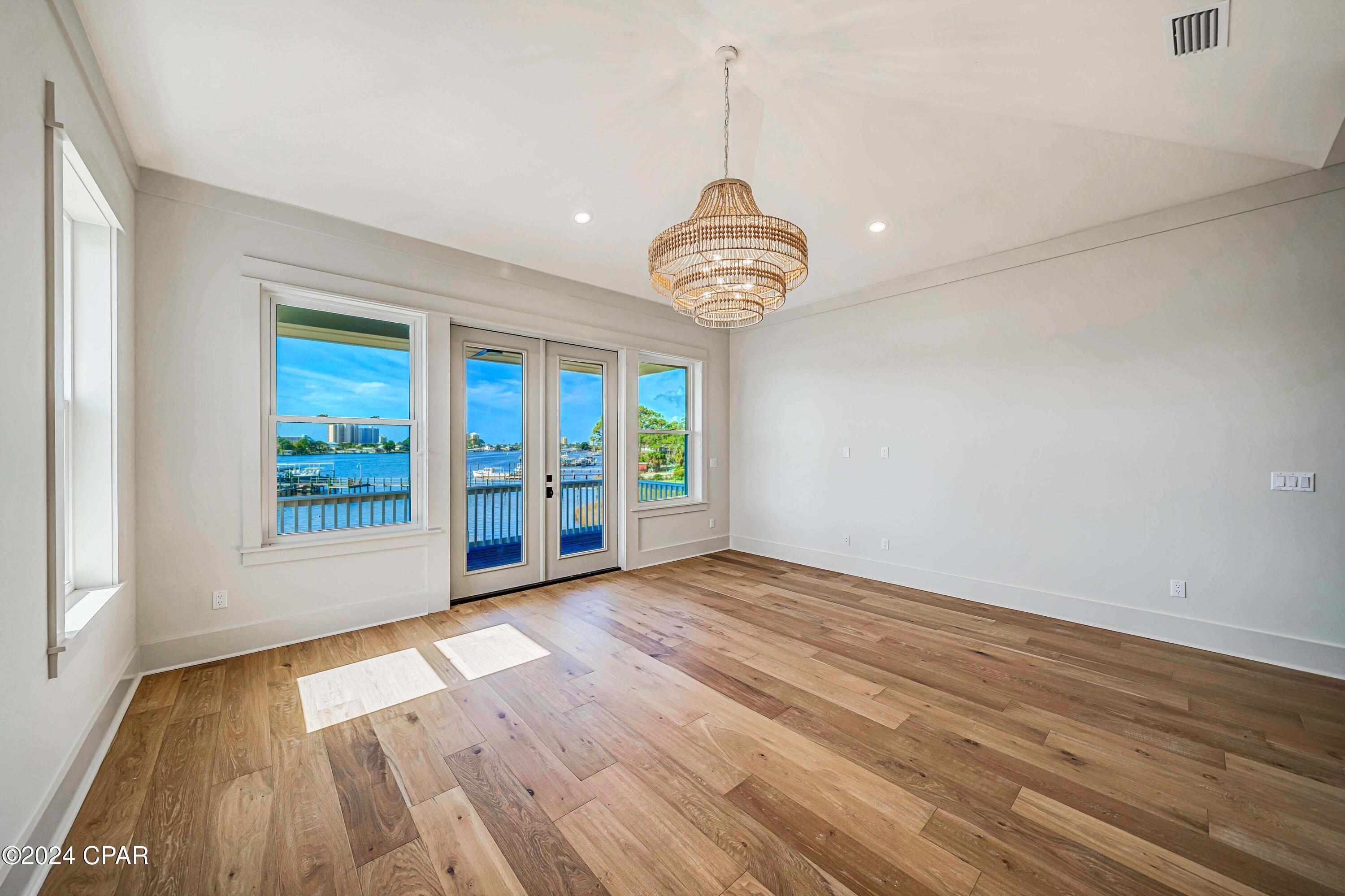 Listing photo id 64 for 6627 Lagoon Drive