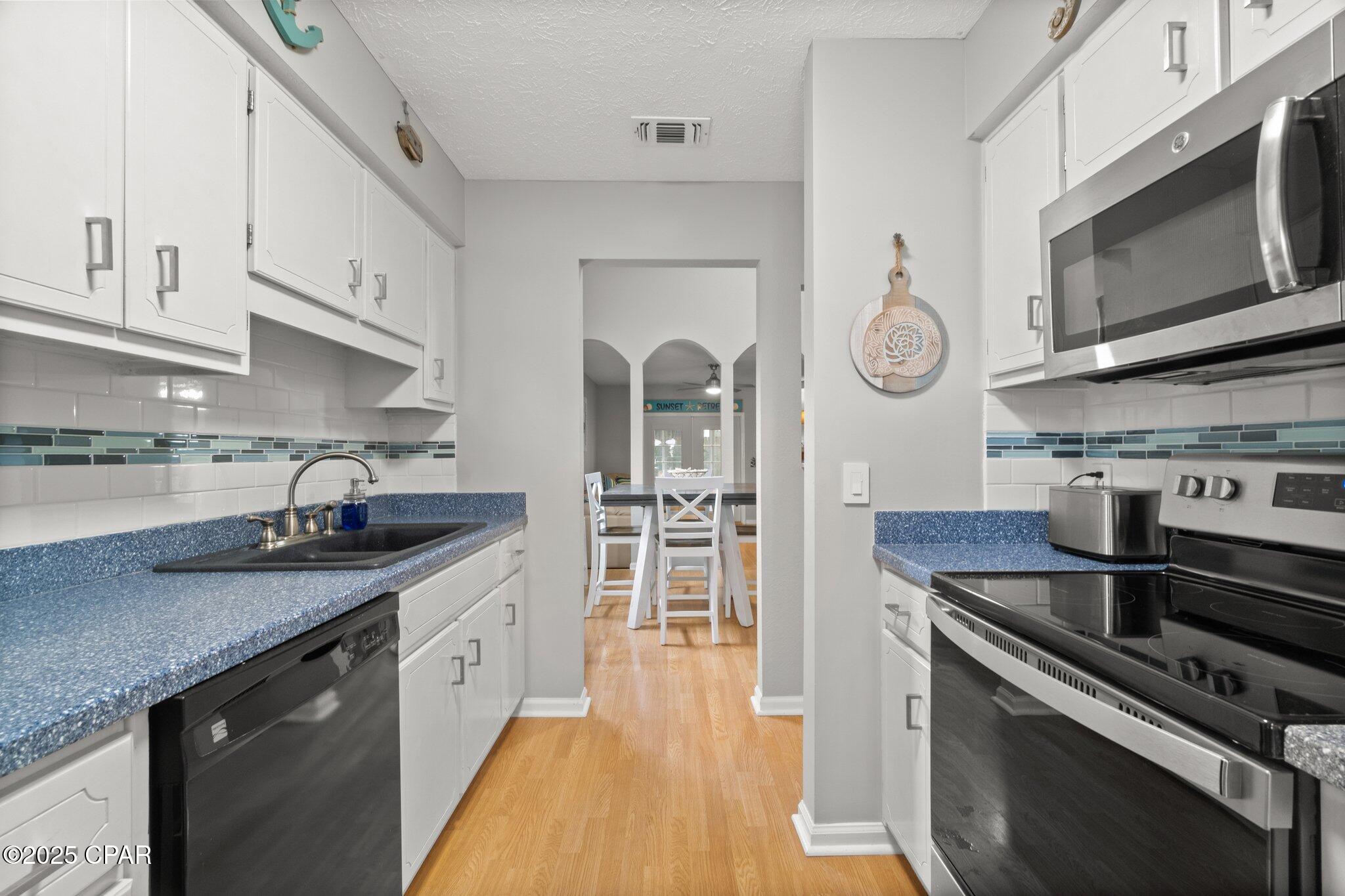 Image 8 For 5723 Sunset Avenue