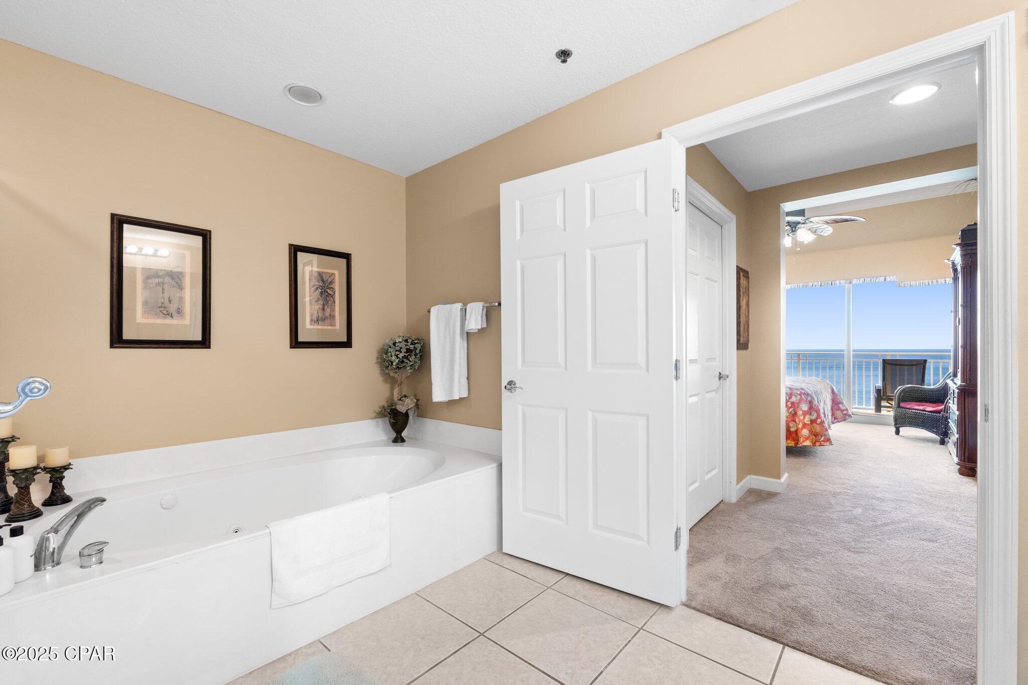 Listing photo id 10 for 6627 Thomas 1402 Drive 1402