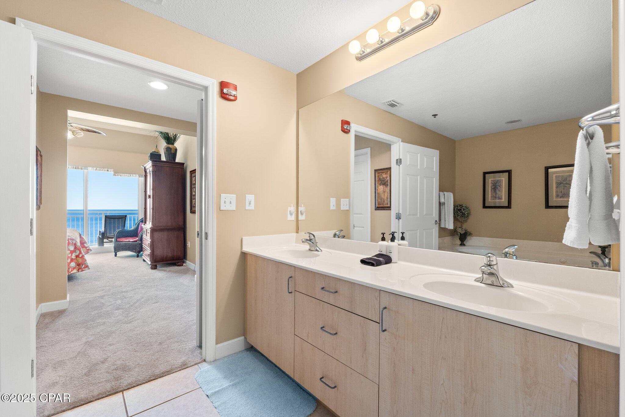 Listing photo id 12 for 6627 Thomas 1402 Drive 1402