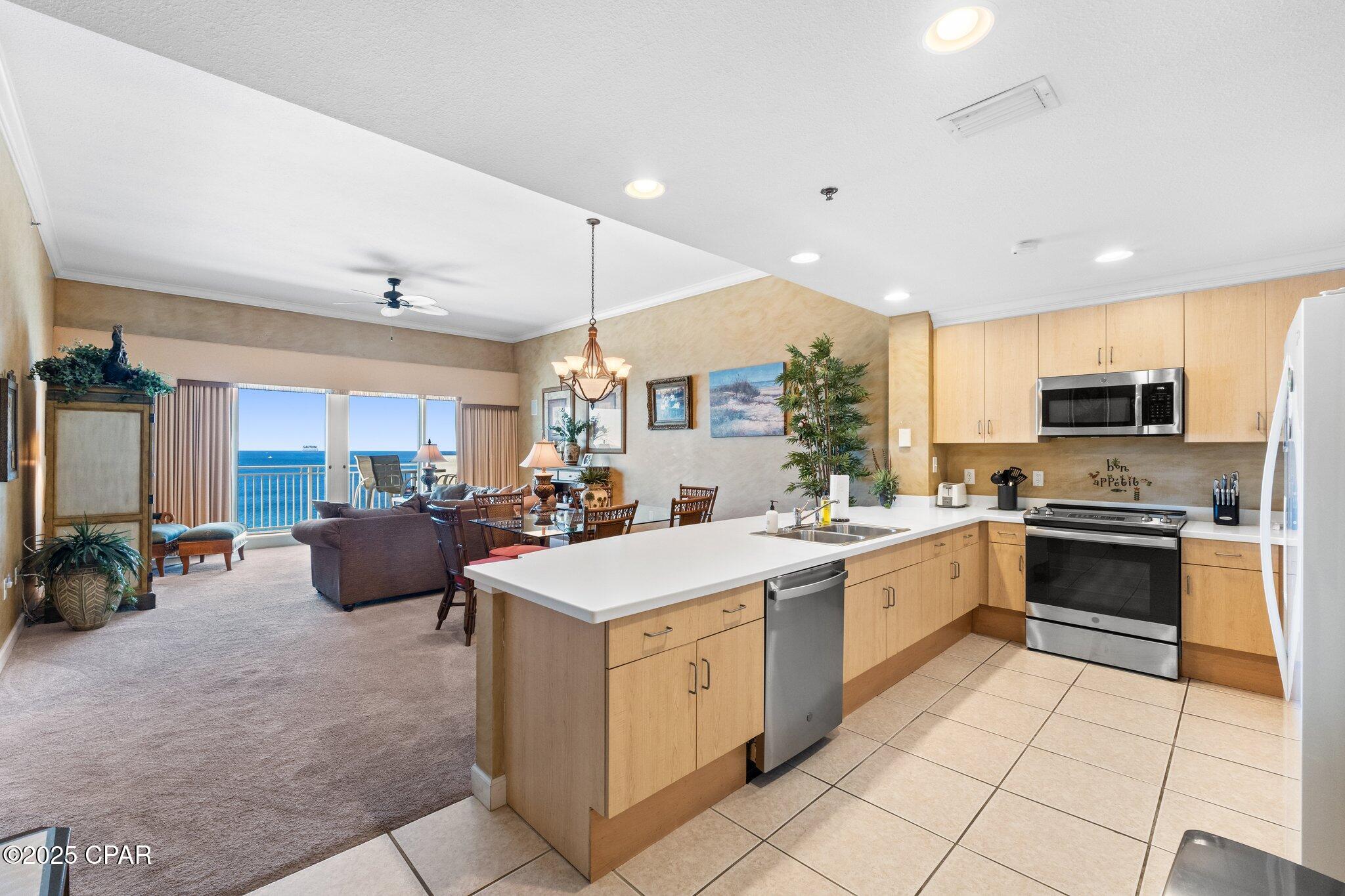 Listing photo id 20 for 6627 Thomas 1402 Drive 1402