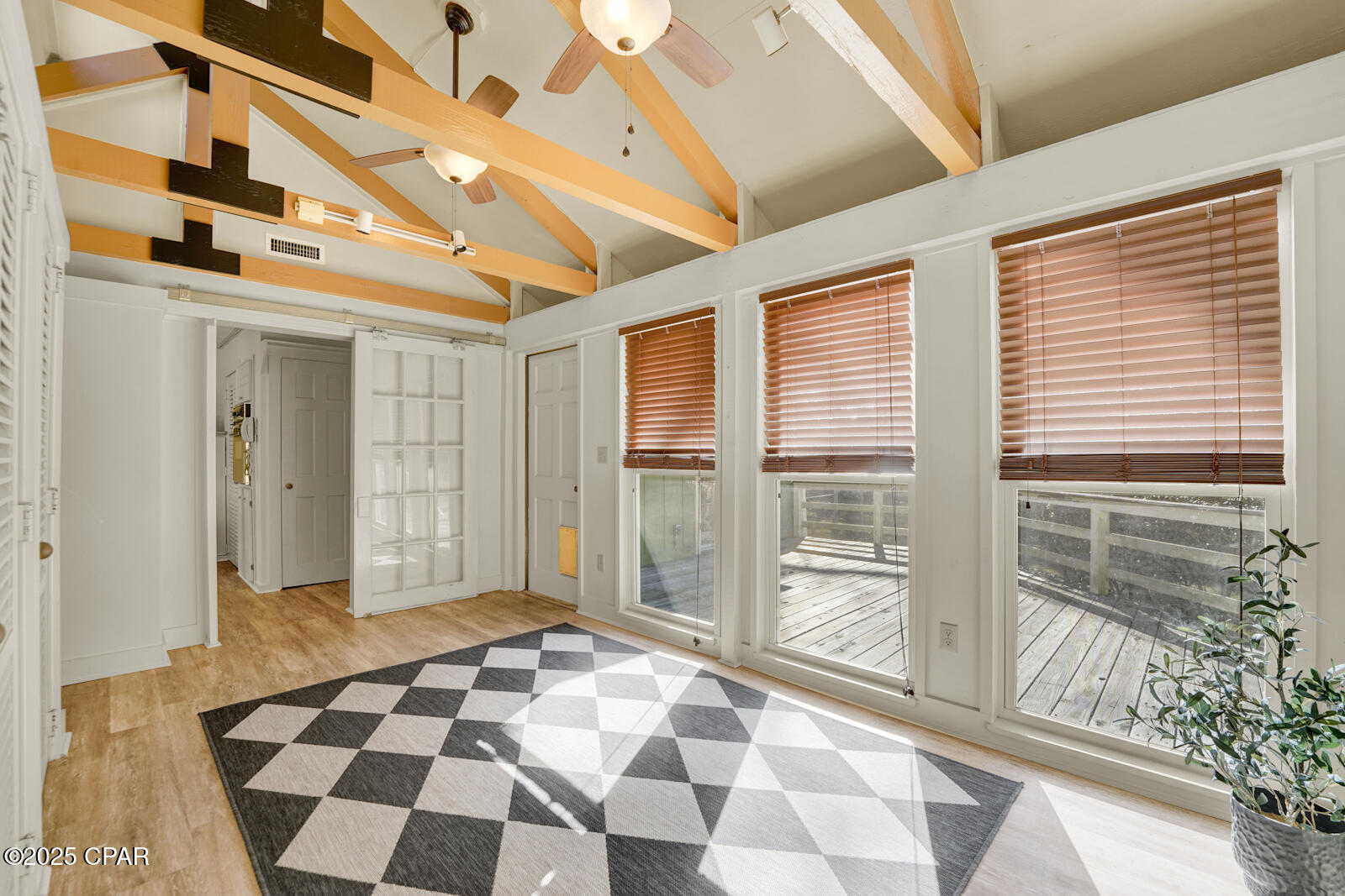 Image 10 For 672 Main Street