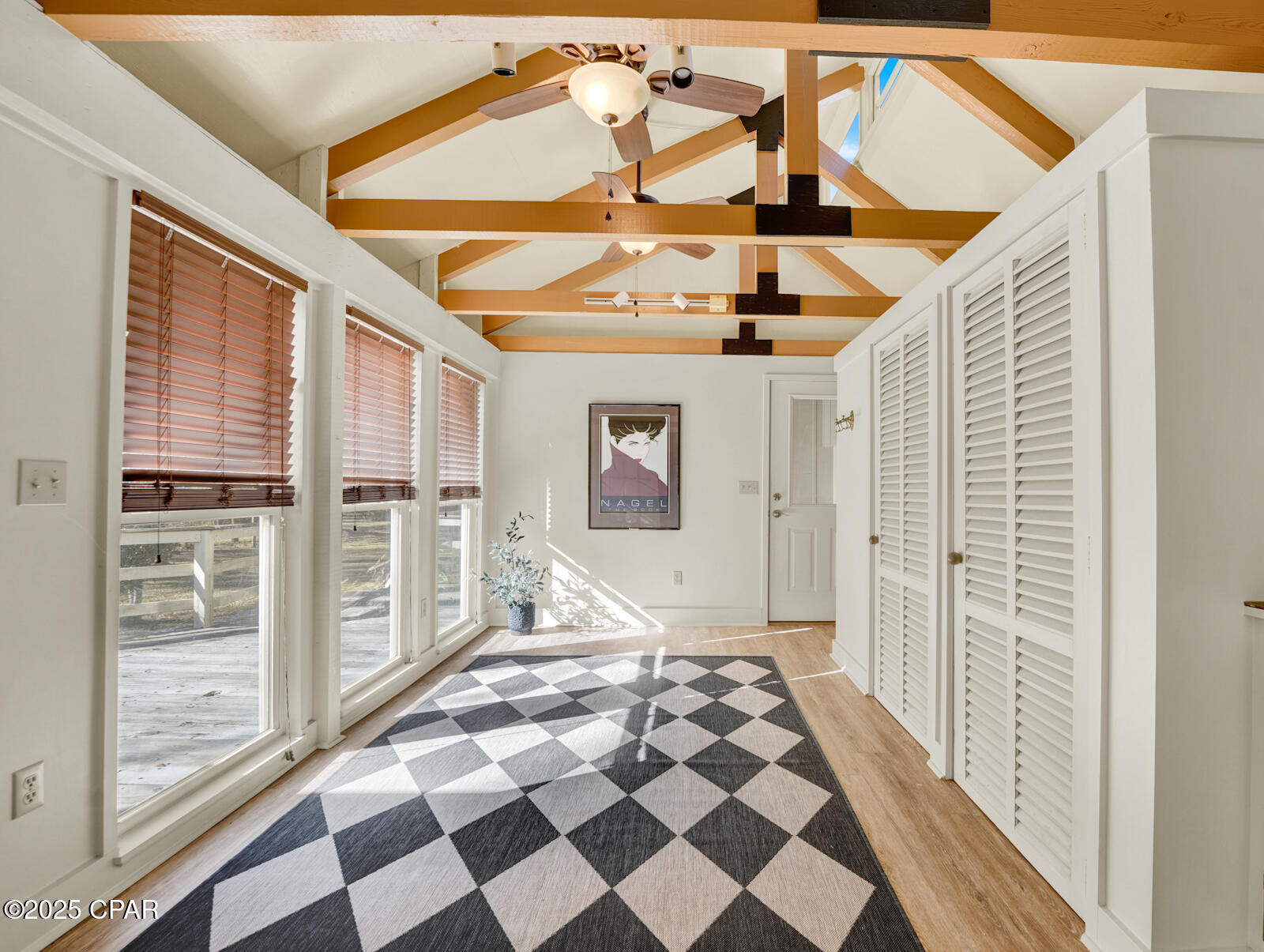 Image 12 For 672 Main Street