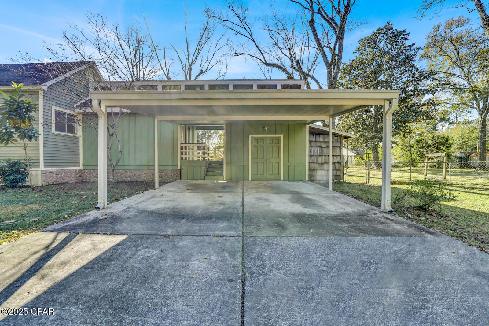 Image 3 For 672 Main Street