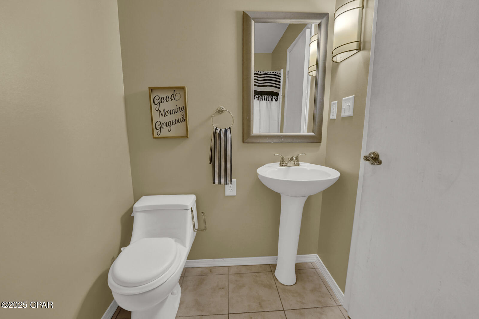 Image 42 For 672 Main Street