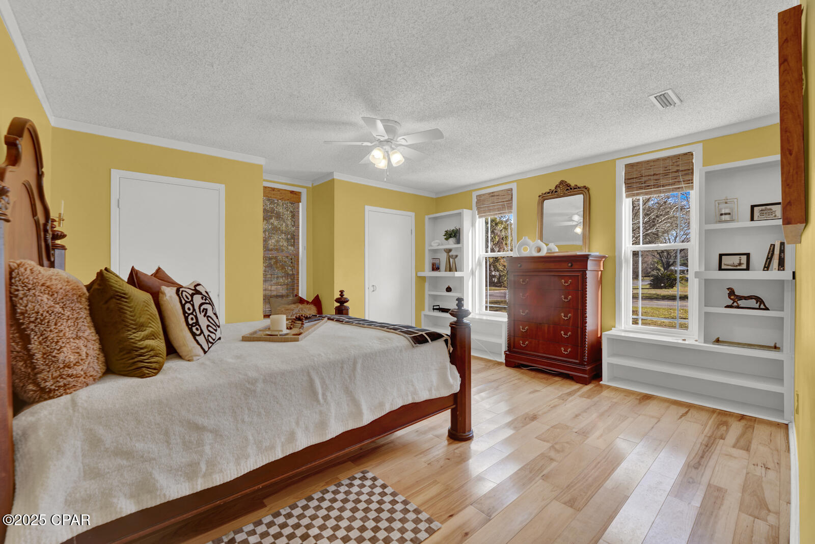 Image 55 For 672 Main Street