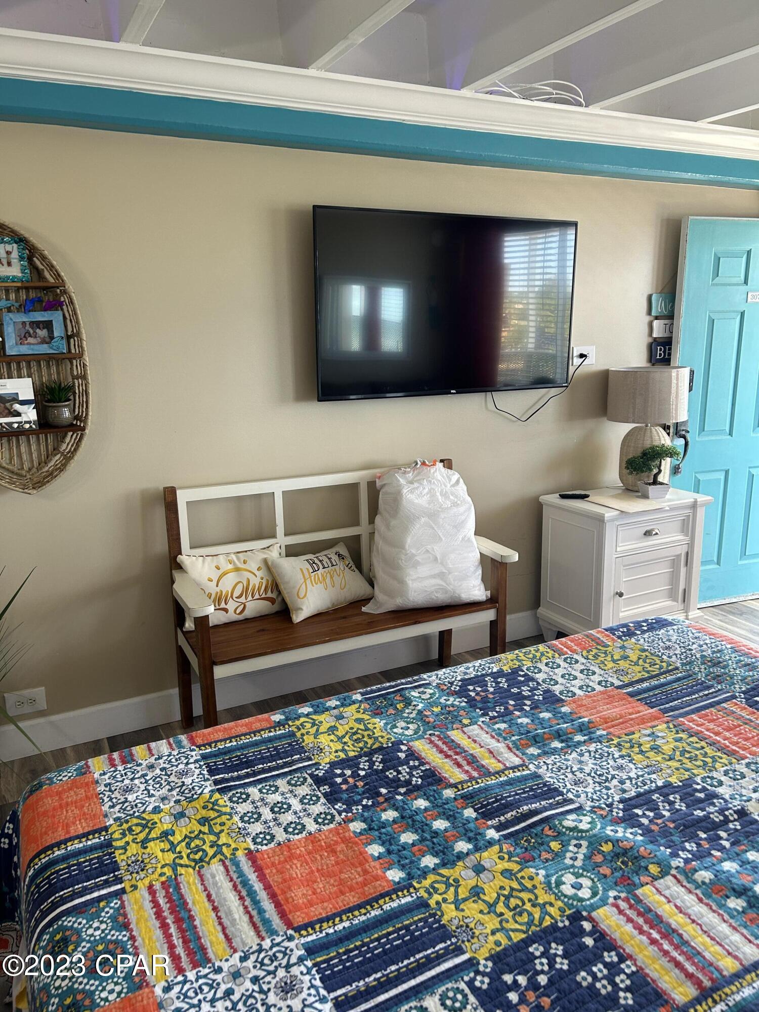 Listing photo id 9 for 14401 Front Beach Road  307