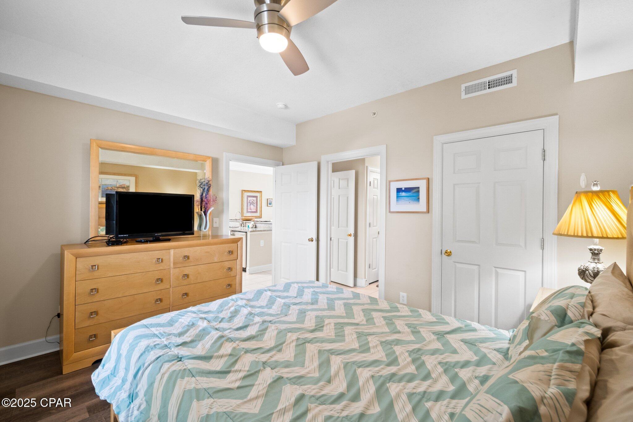 Listing photo id 19 for 17545 Front Beach Road 1705