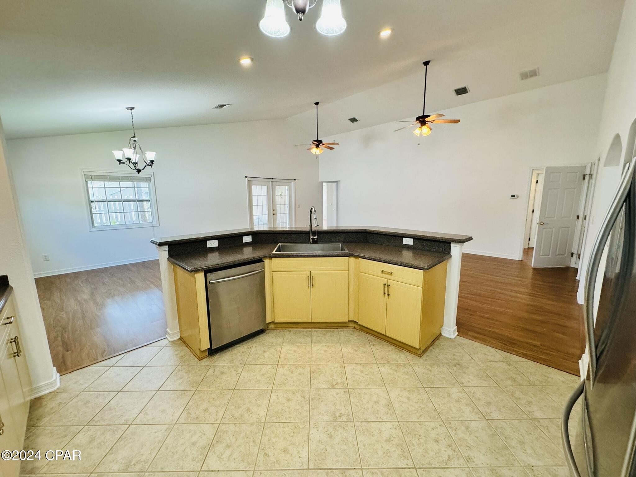 Image 14 For 207 Windsor Way