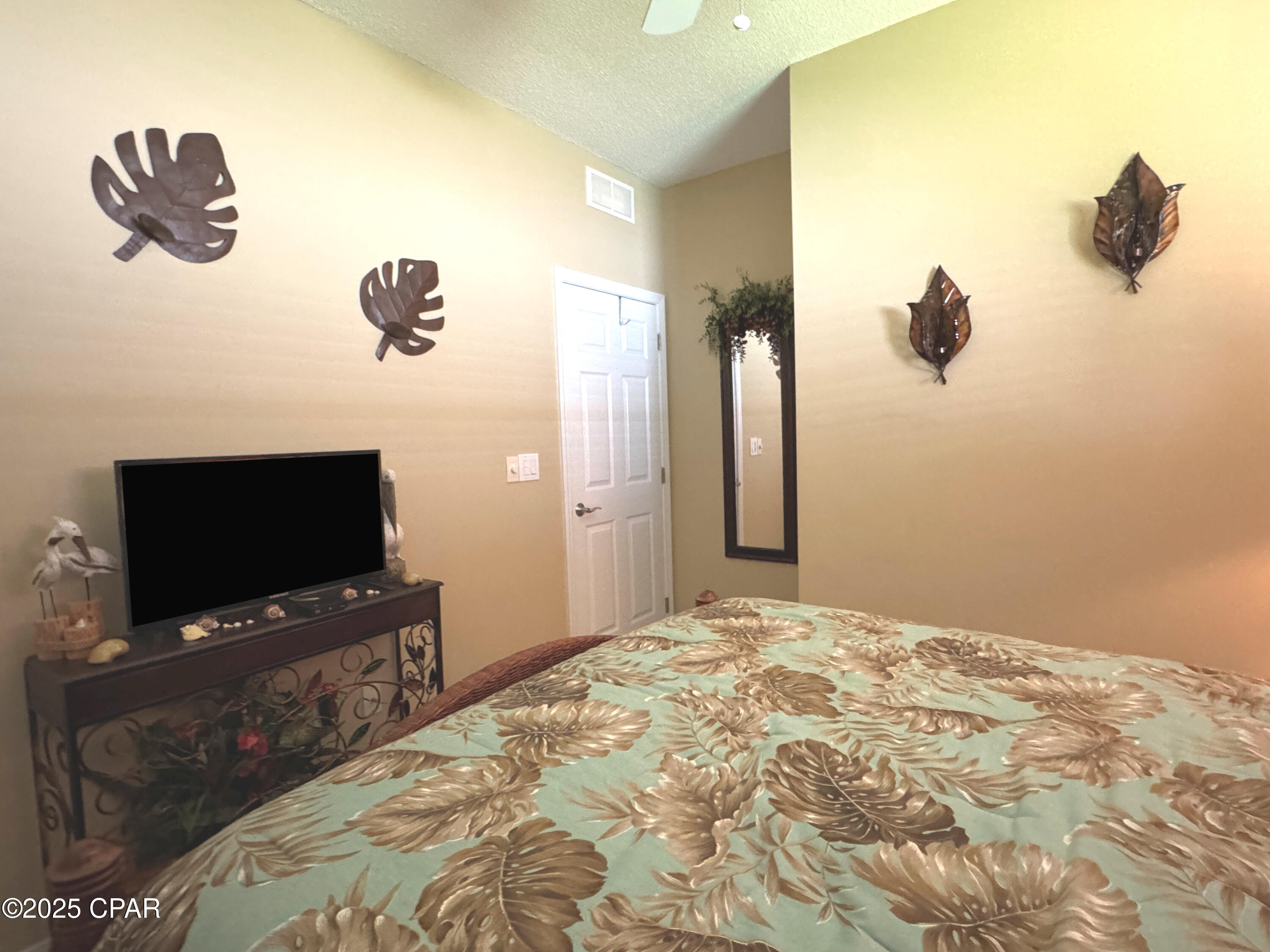 Image 37 For 219 Oxford Avenue